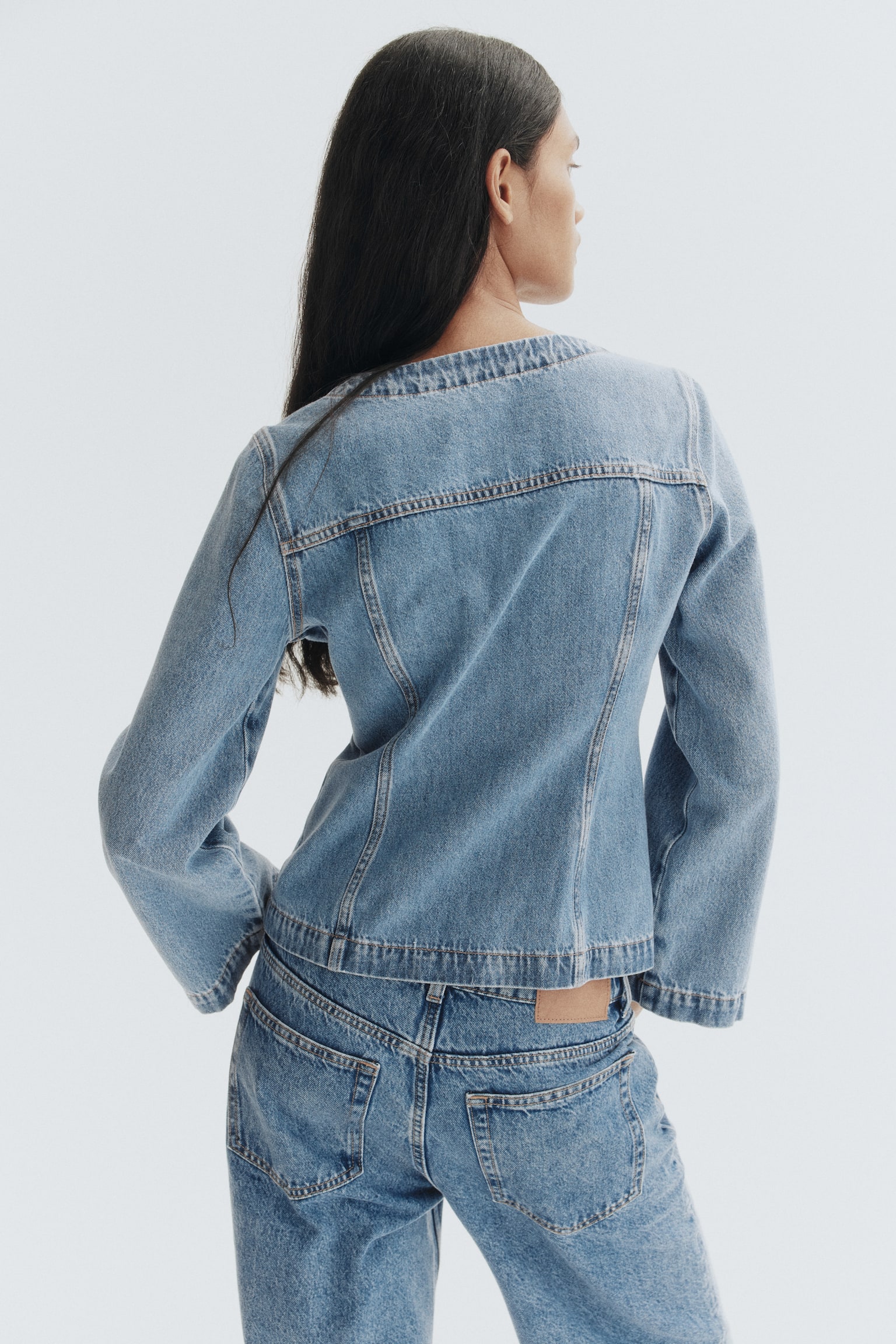 V-neck denim jacket - Light denim blue - 3