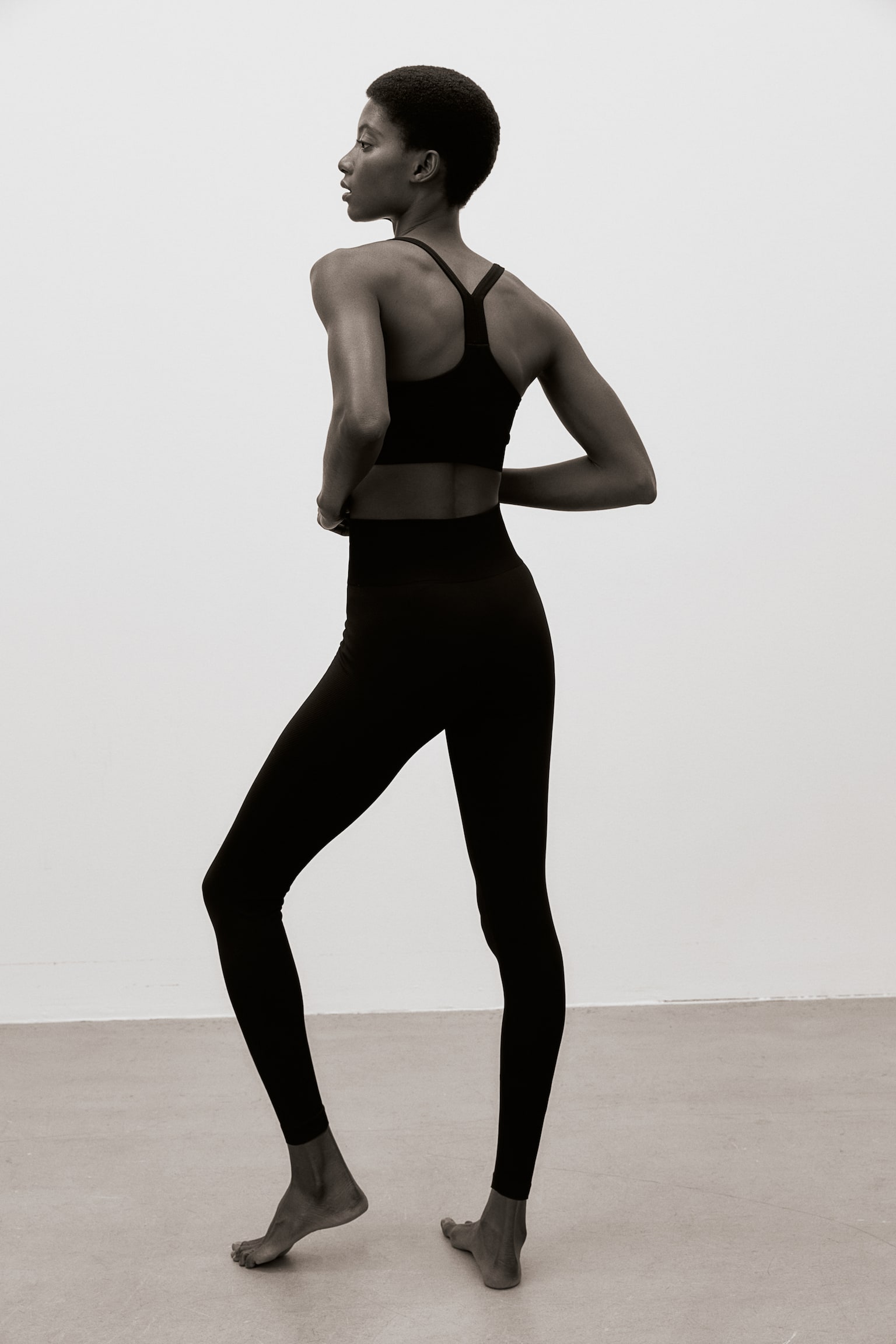 Seamless Sports leggings in DryMove™ - Black - 3