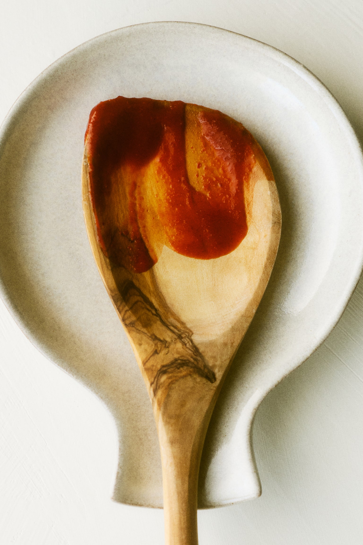 Reactive-glaze spoon rest - White - 2