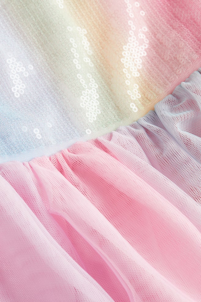 Asymmetrisk kjole med underdel i tyl - Lys rosa/Pailletbesat/Lyseblå/Blomstret/Hvid - 3