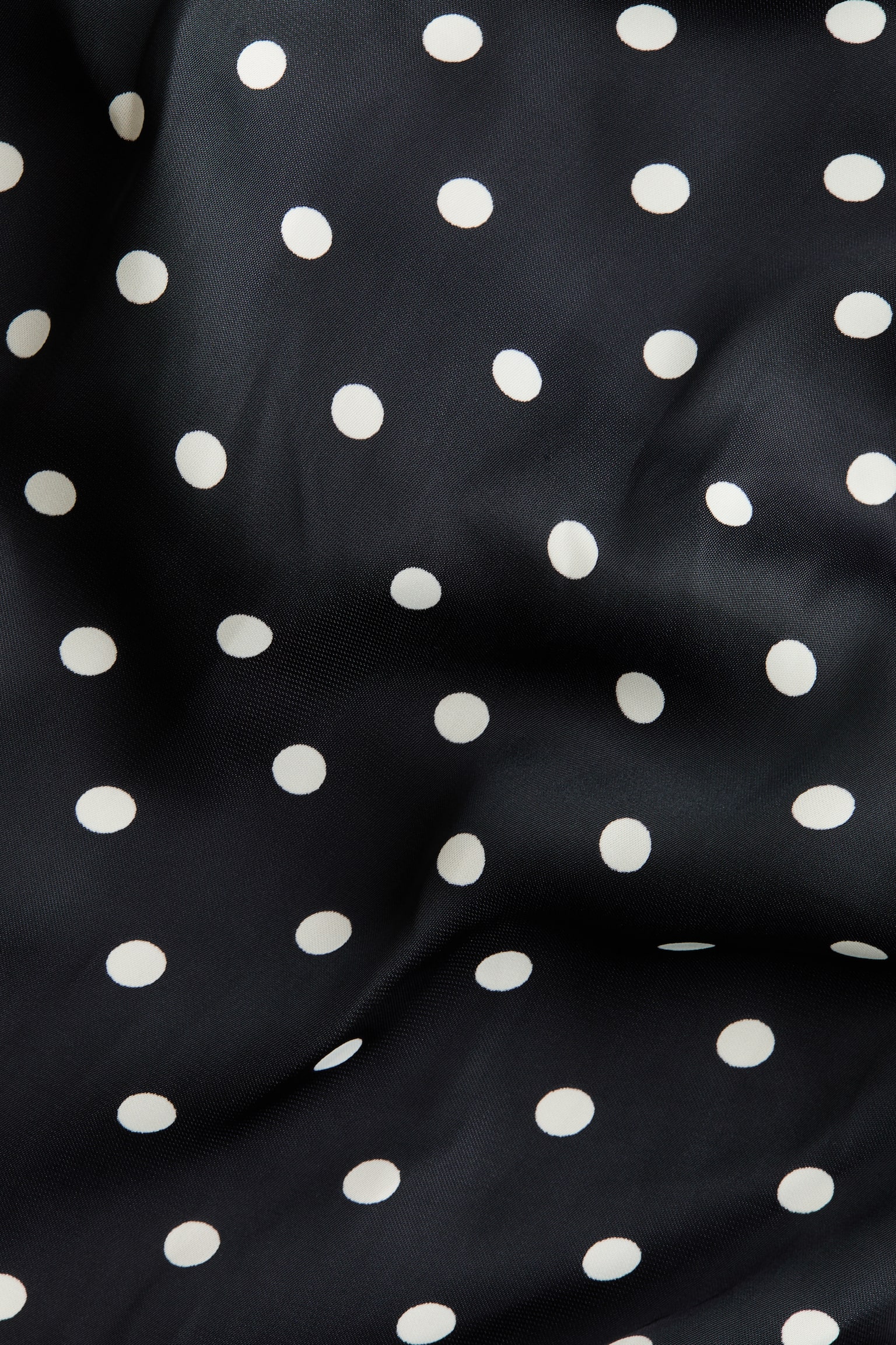 Женское платье H&M Scarf-Detail Satin, цвет: Чёрный / В горошек — фото 2
