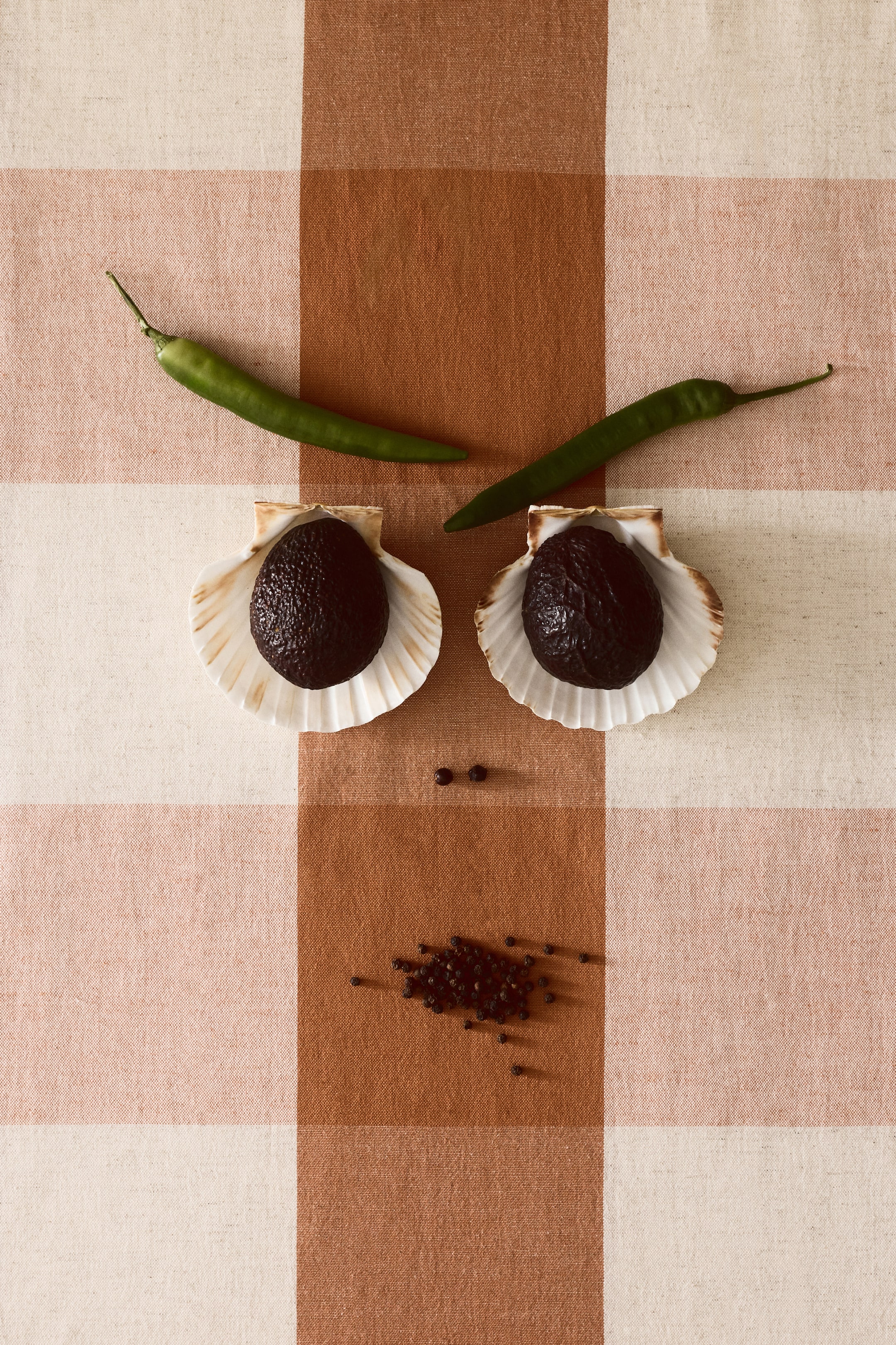 Grotere afbeelding bekijken: Tafelkleed van linnenmix - Oranje/gingham-ruit - HOME | H&M BE 1