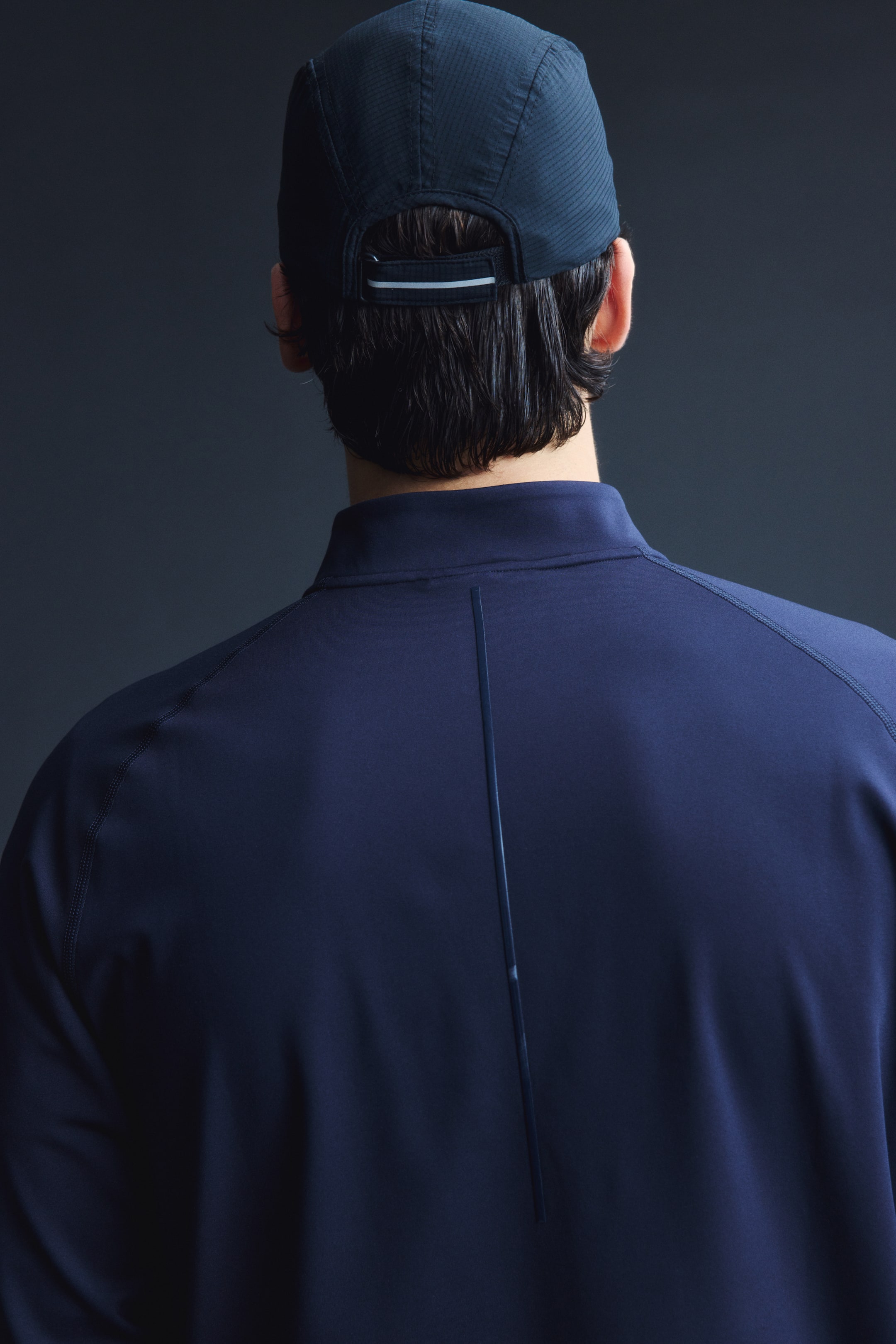 View larger image: Warming zip-top sports top with ThermoMove™ - Dark navy blue/Move Zlatan - Men | H&M IN 5