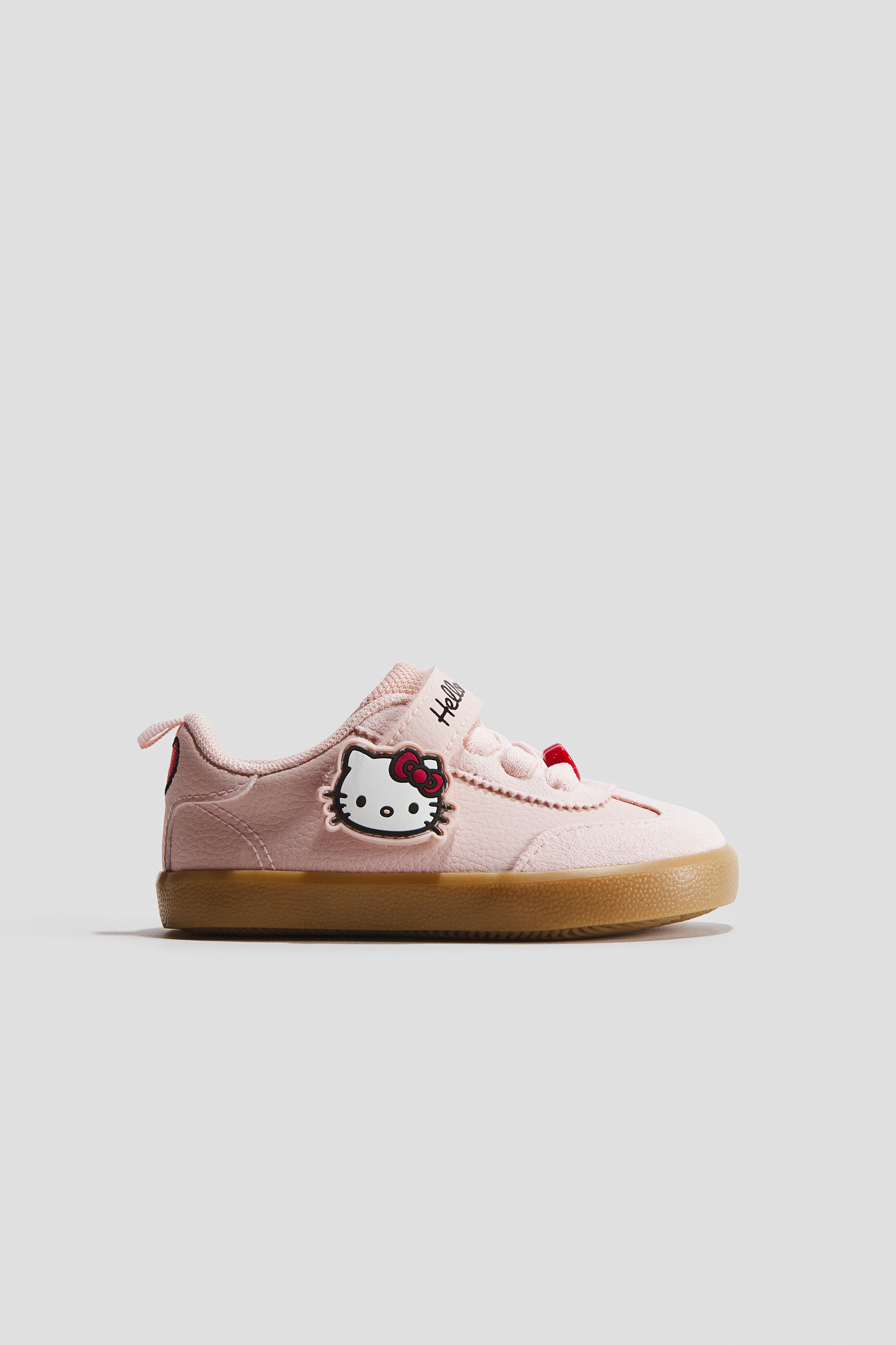 Barefoot SneakersModel