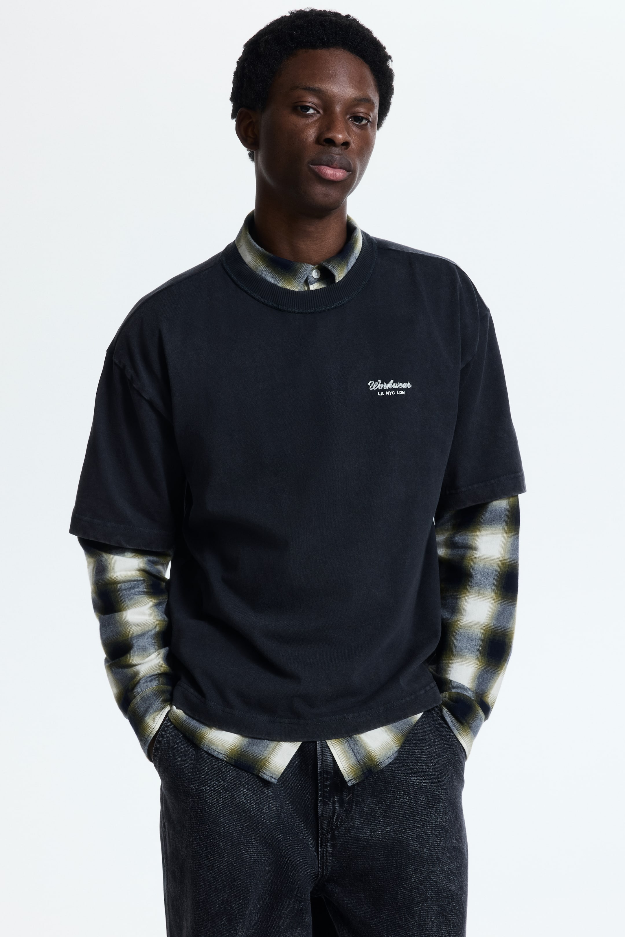 Xem ảnh lớn hơn: Áo thun in hình Loose Fit - Màu đen/Workwear - Men | H&M VN 2