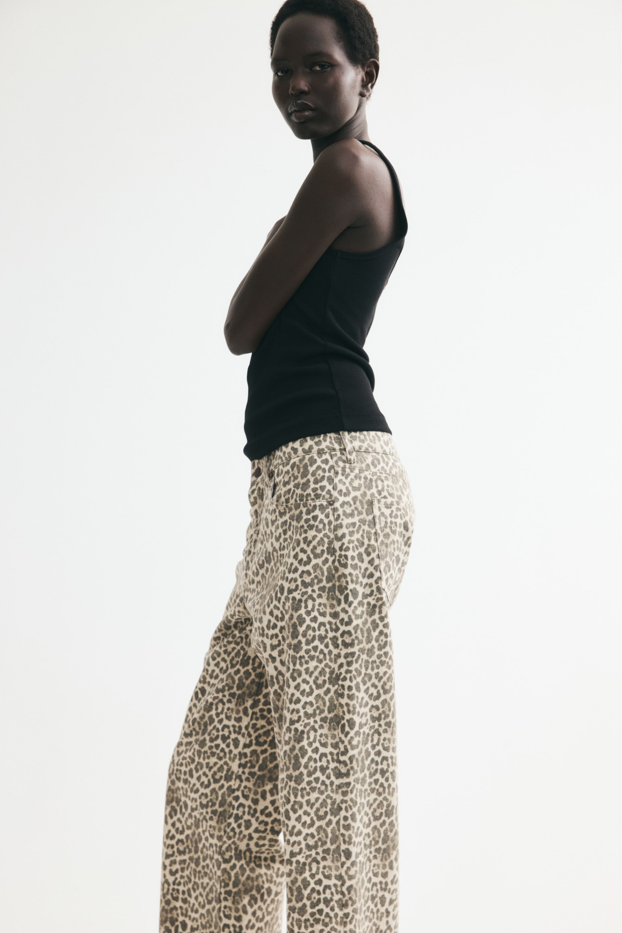 Wide-Leg Regular Waist Jeans