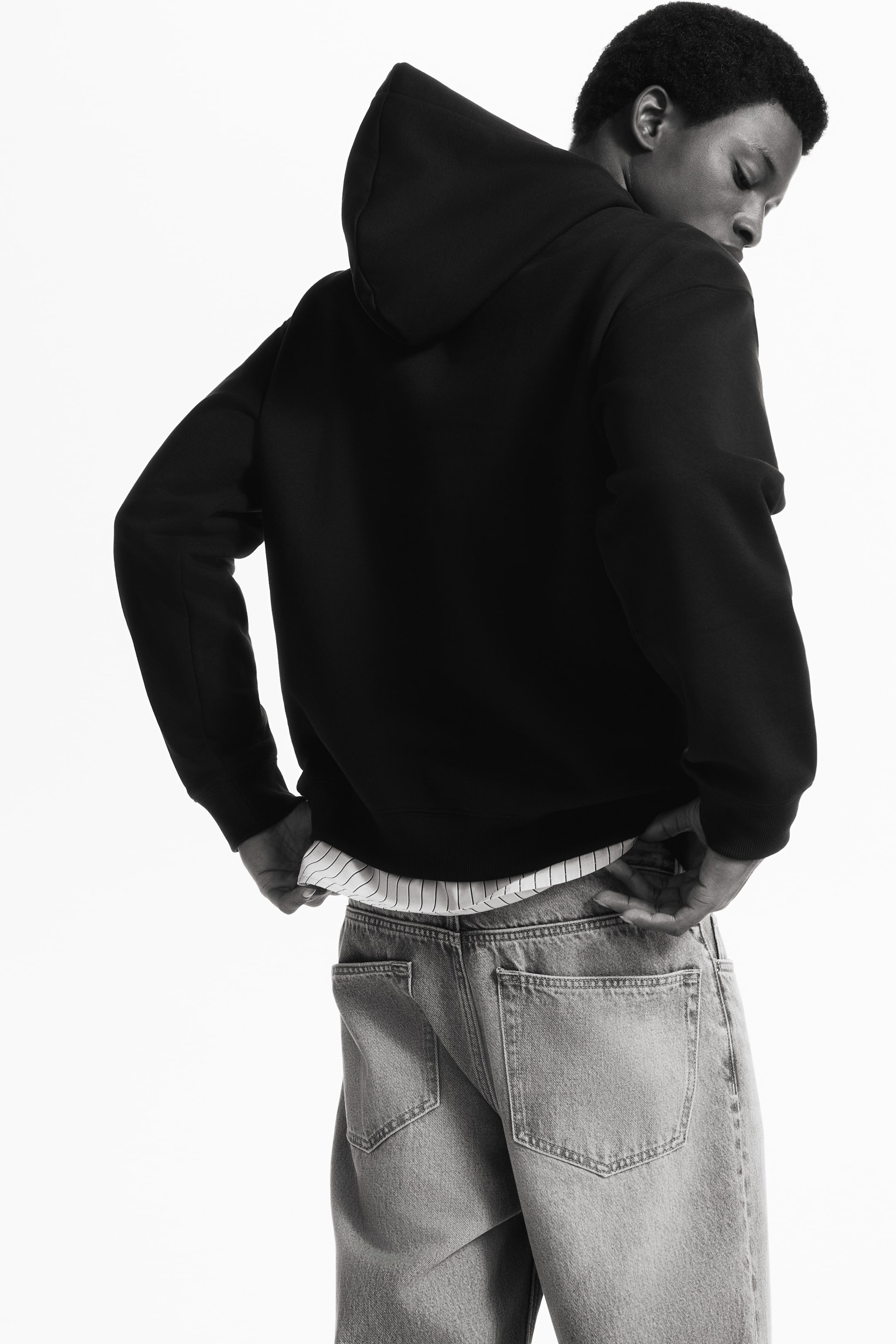 View larger image: Loose Fit Printed hoodie - Black/Home Alone - Men | H&M SG 4