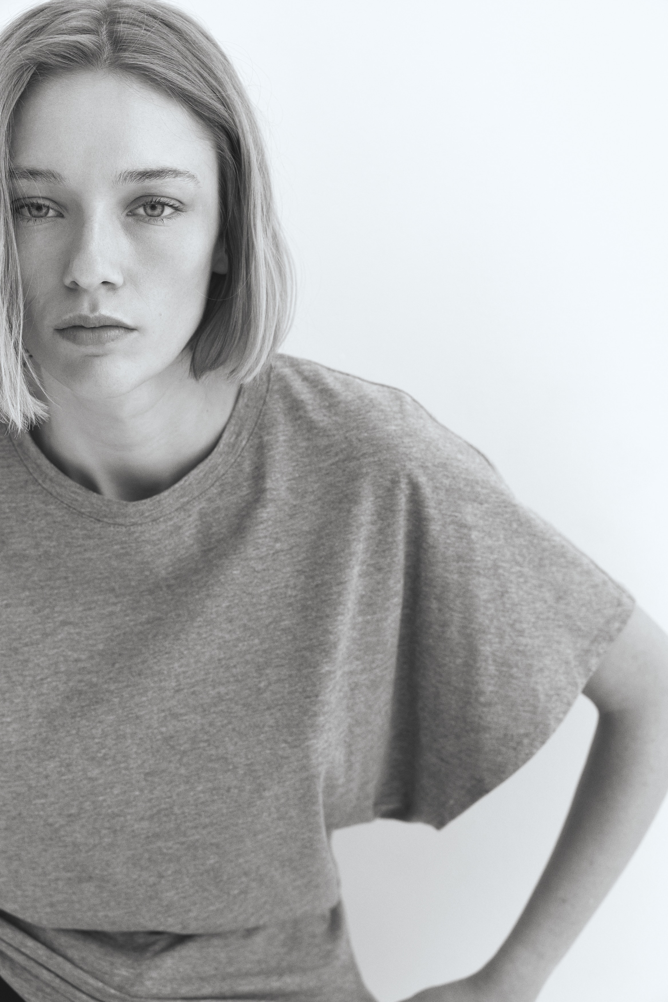 Μπλούζα με μανίκι-πεταλούδα - Γκρι μελανζέ/Μουντό καφέ/Λευκό