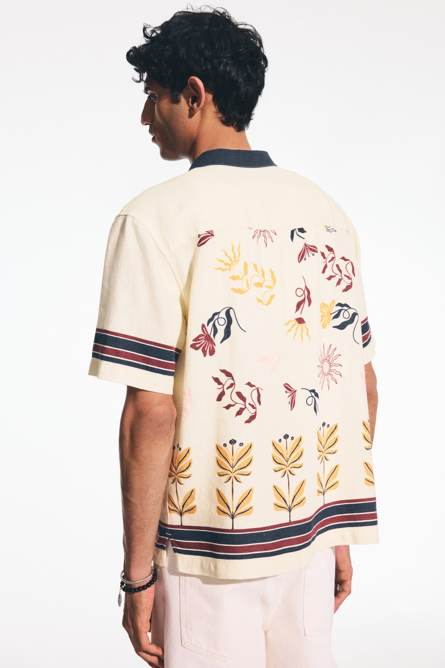 Regular Fit Linen-blend resort shirt - Cream/Floral/Dark blue/Floral - 3