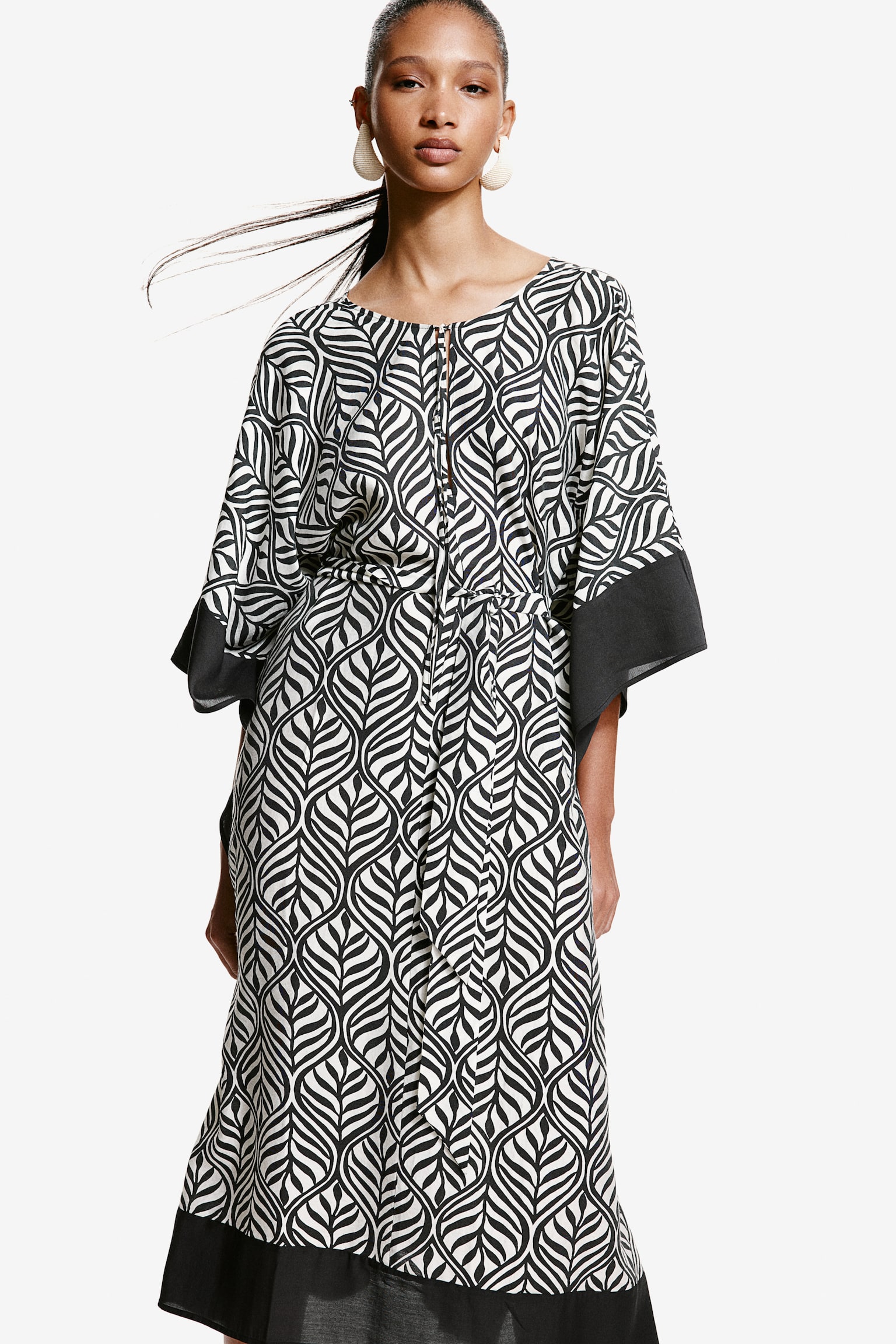 Tie-belt kaftan dress - Black/Leaf-patterned - 1