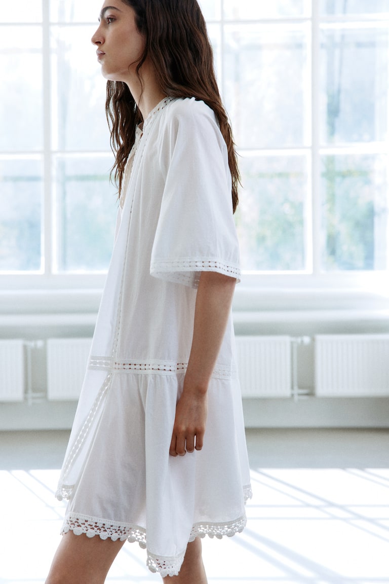 Ladies - White Lace-Inset Cotton Dress - Size: XS - H&M Ladies - White Lace-Inset Cotton Dress - Size: XS - H&M