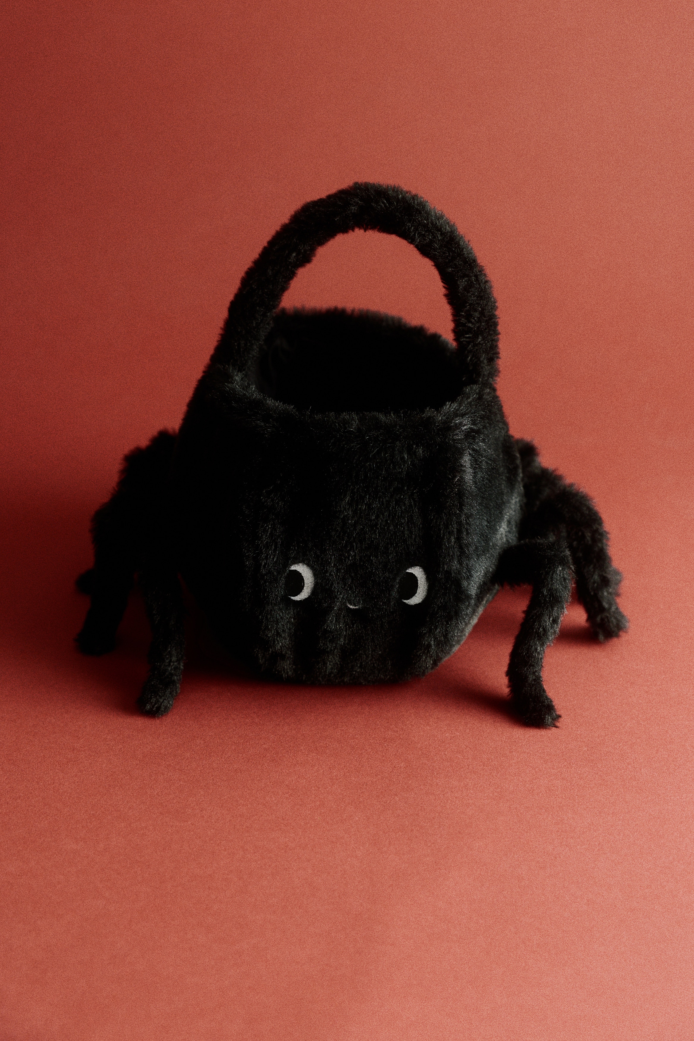 Spider-Shaped Fluffy Basket - Black/spider