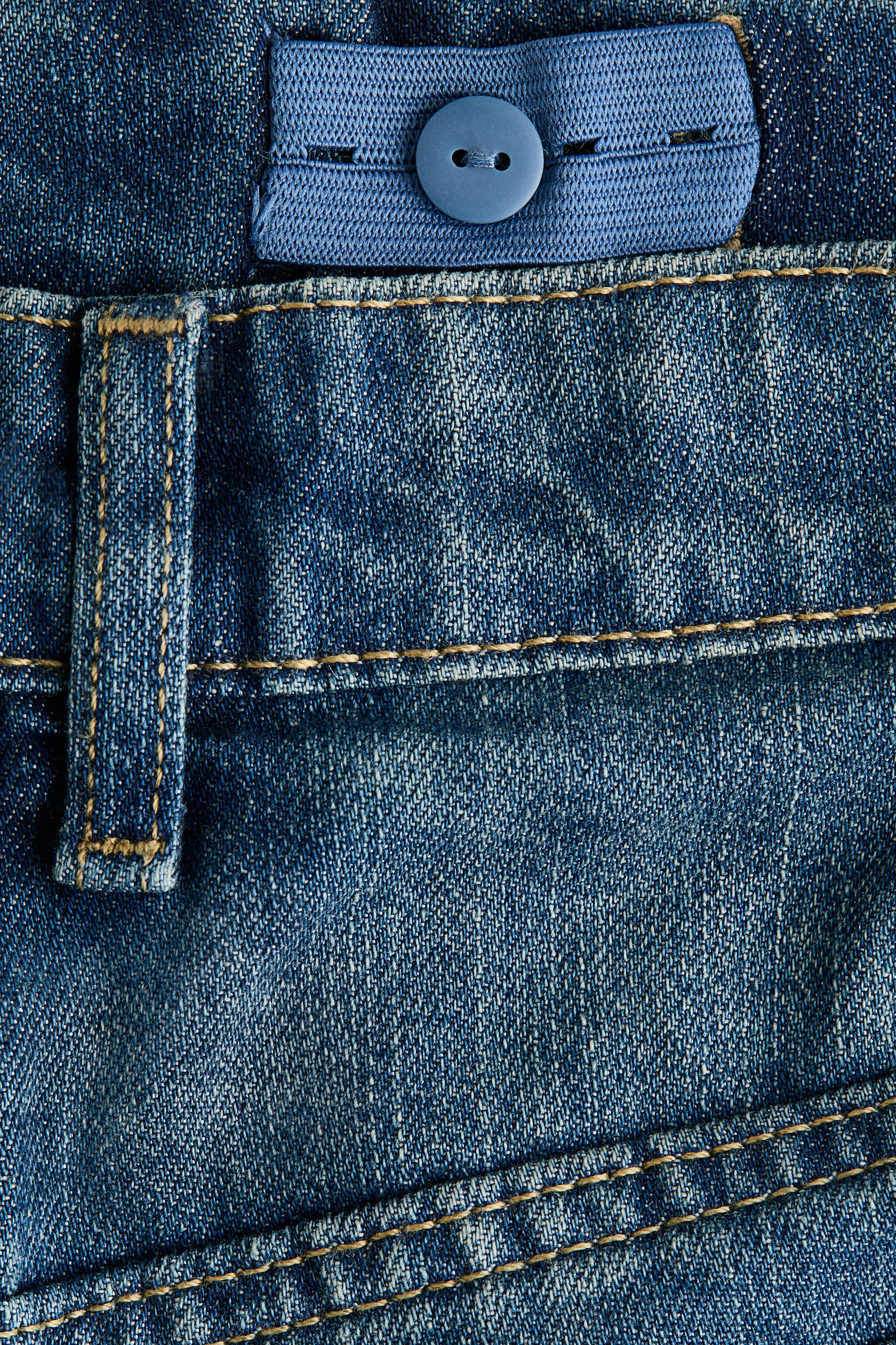 Loose-Fit Barrel Jeans
