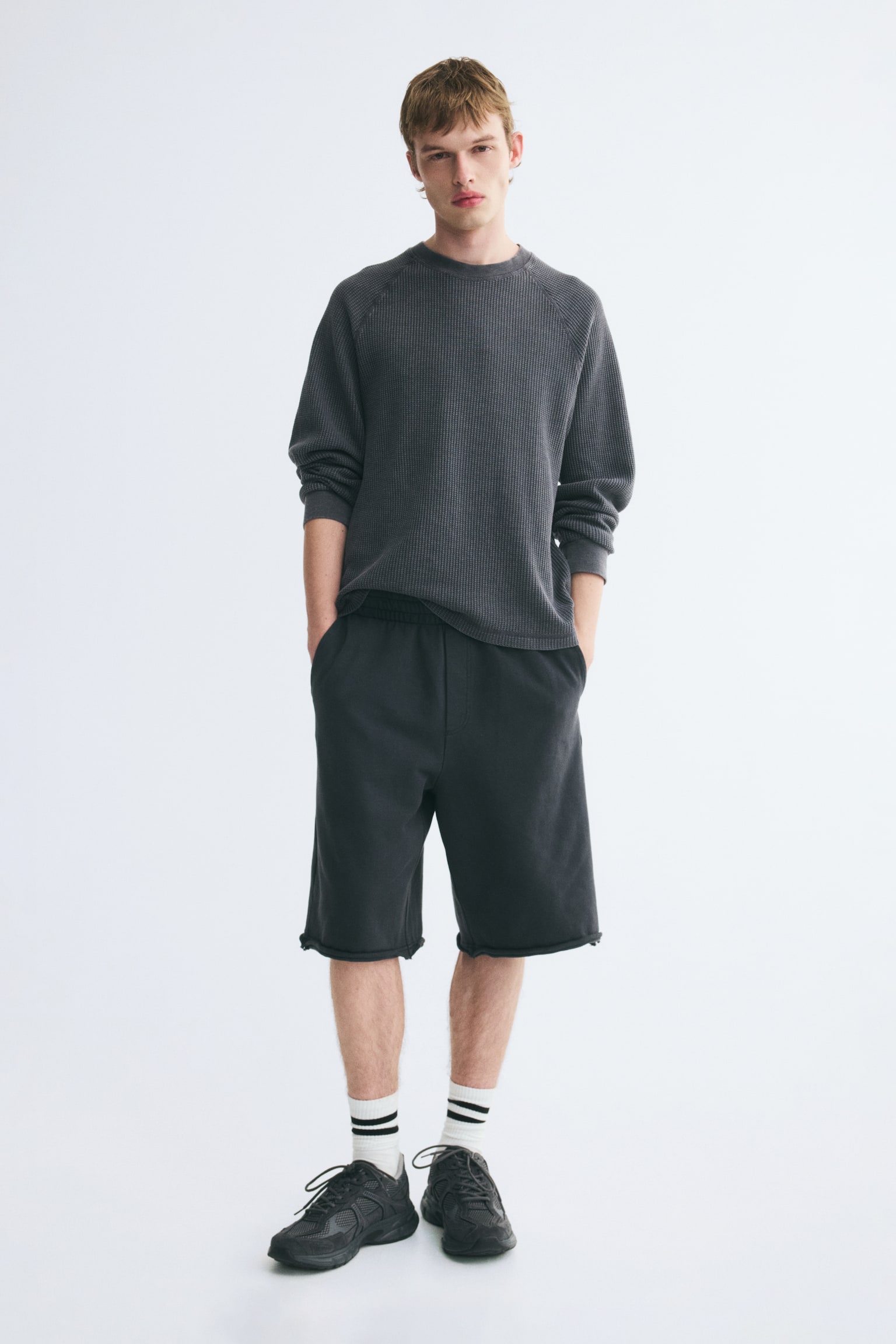 Мужская рубашка H&M Regular-Fit Waffled, цвет: Тёмный серый — фото 3