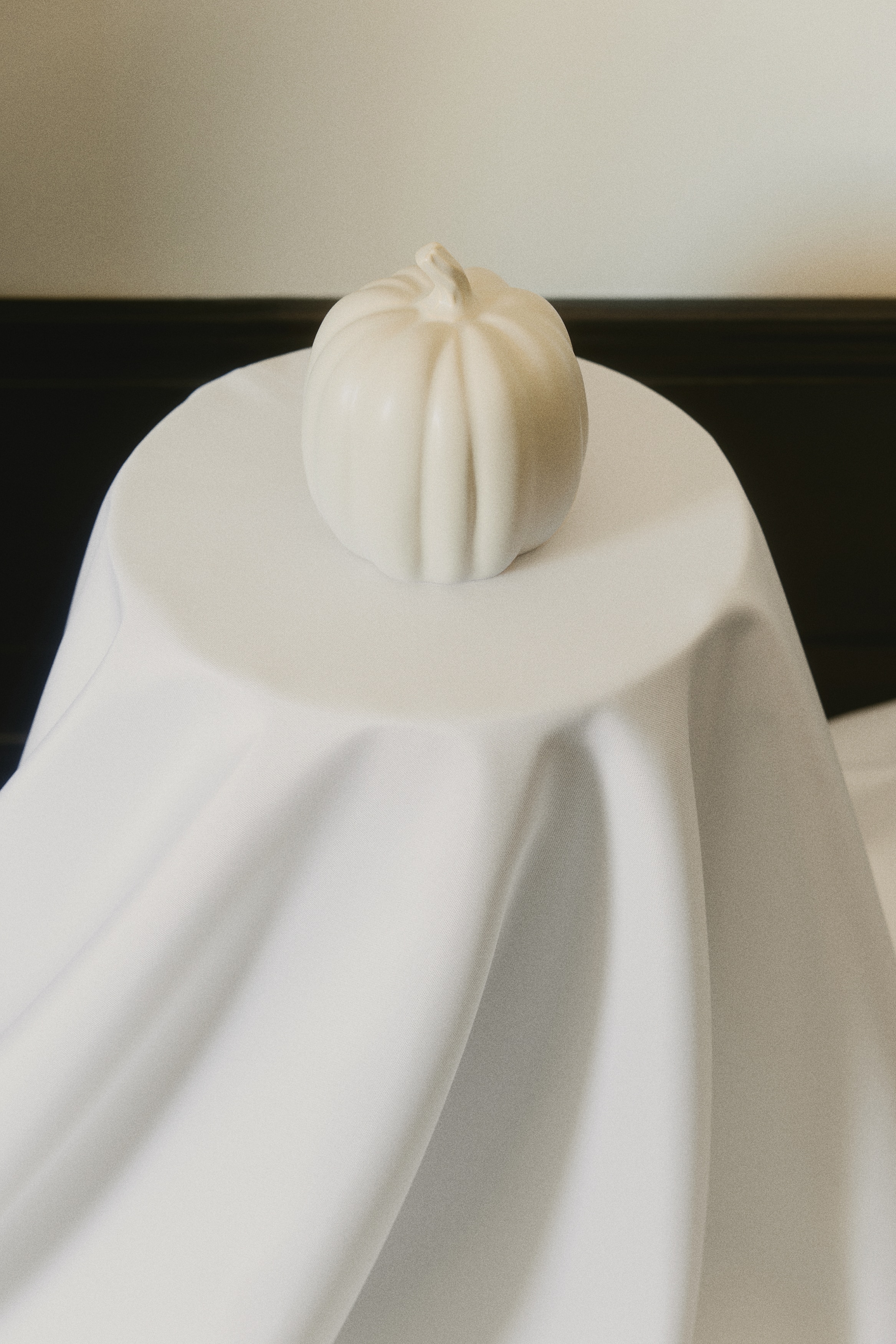 Stoneware Decoration - Cream/Dark gray