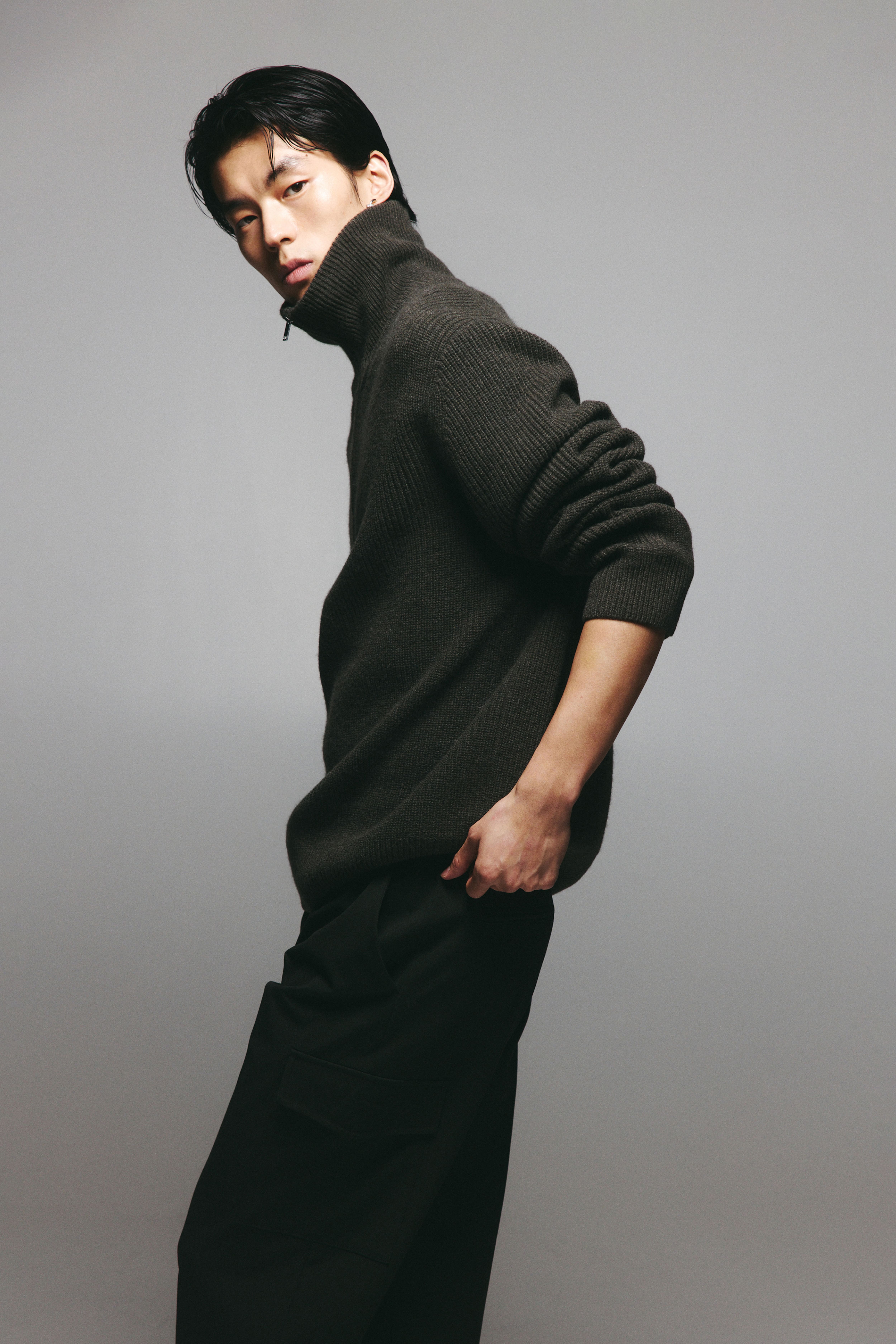 Four-Way Stretch Regular-Fit Cargo Pants