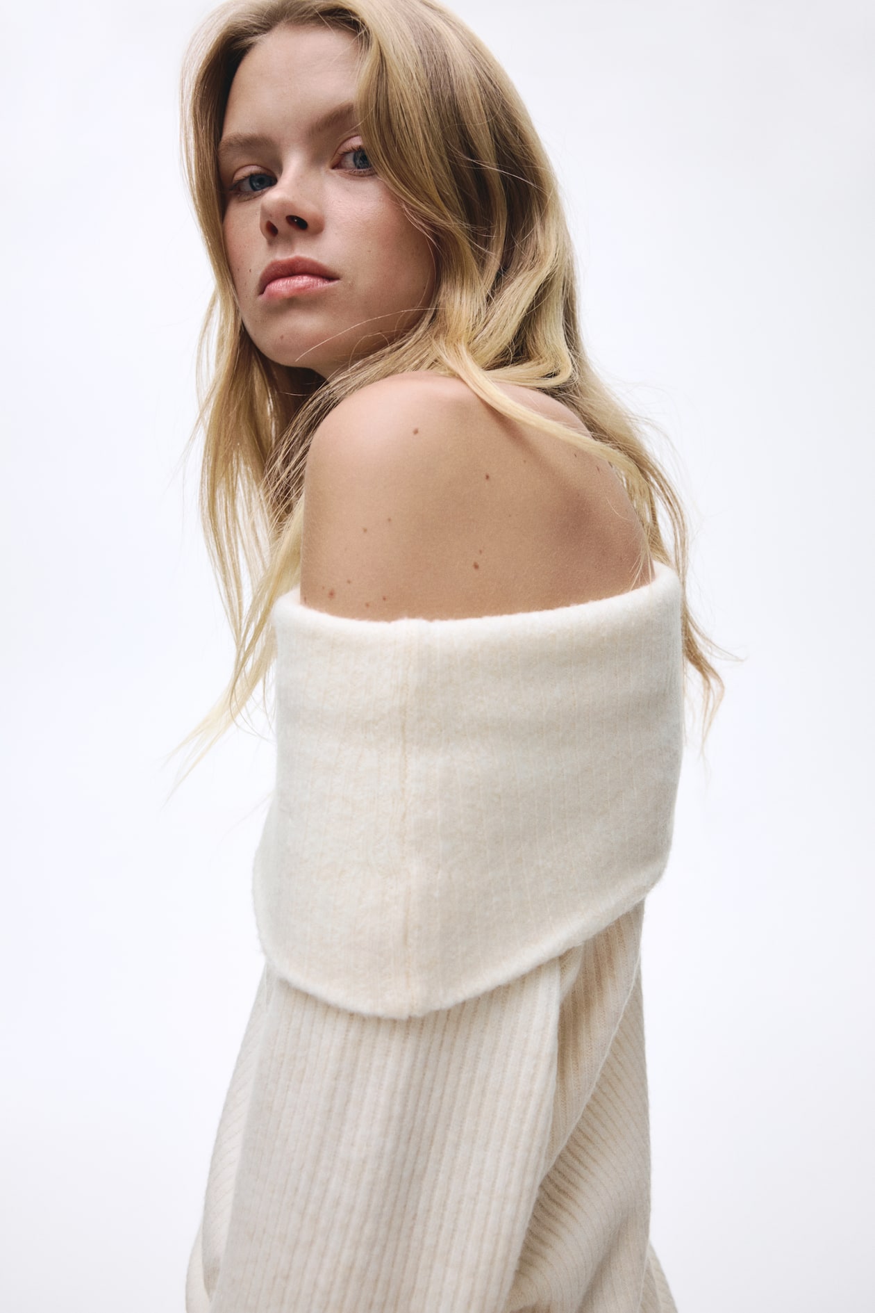 Off-the-shoulder jumper - Light beige - Ladies | H&M GB