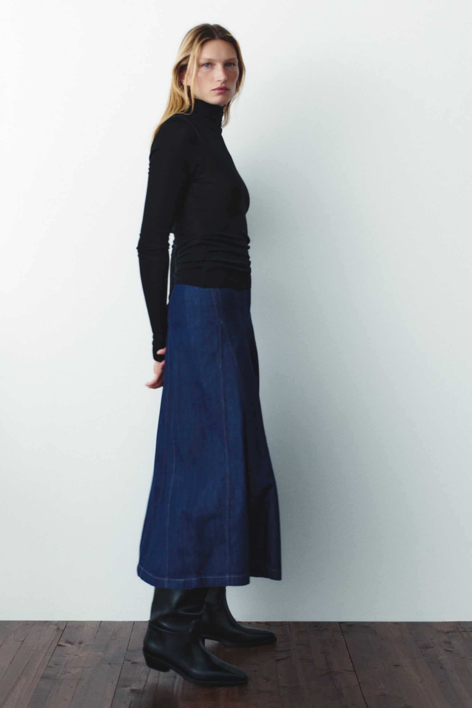Женская юбка H&M Pleated Denim Skirt, цвет: Тёмный джинсовый синий — фото 5