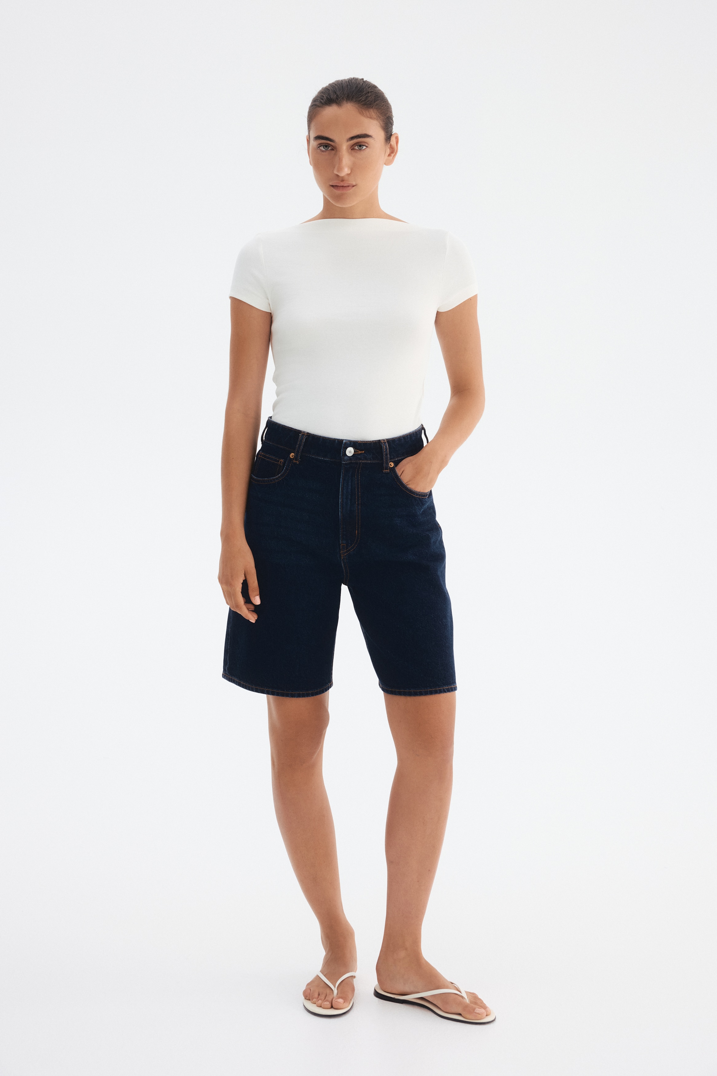 Ribbed boat-neck top