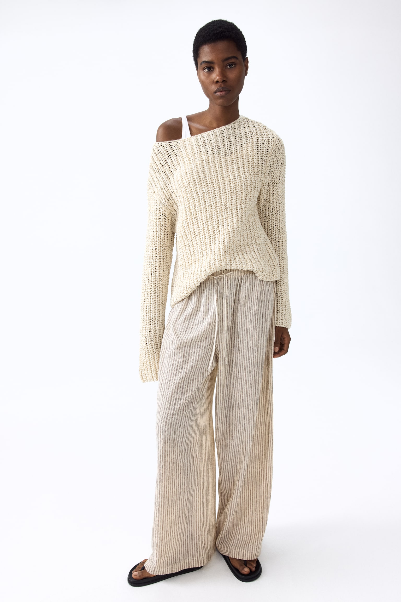 Pantalon large avec taille élastique - Beige clair/rayé/Noir/Marron foncé/Crème/rayé/Rouge rouille foncé/Noir/imprimé zèbre/Marron foncé/rayé/Vert kaki foncé/Noir/pois/Marron foncé/imprimé léopard/Noir/motif/Beige/Beige - 1
