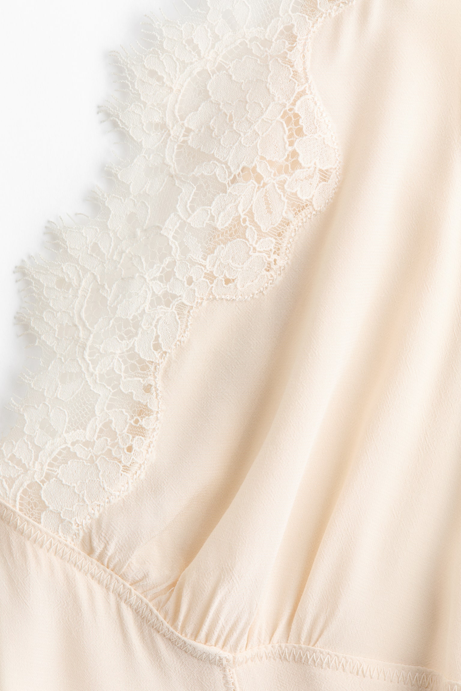 Kleid mit Spitzenborte - 3