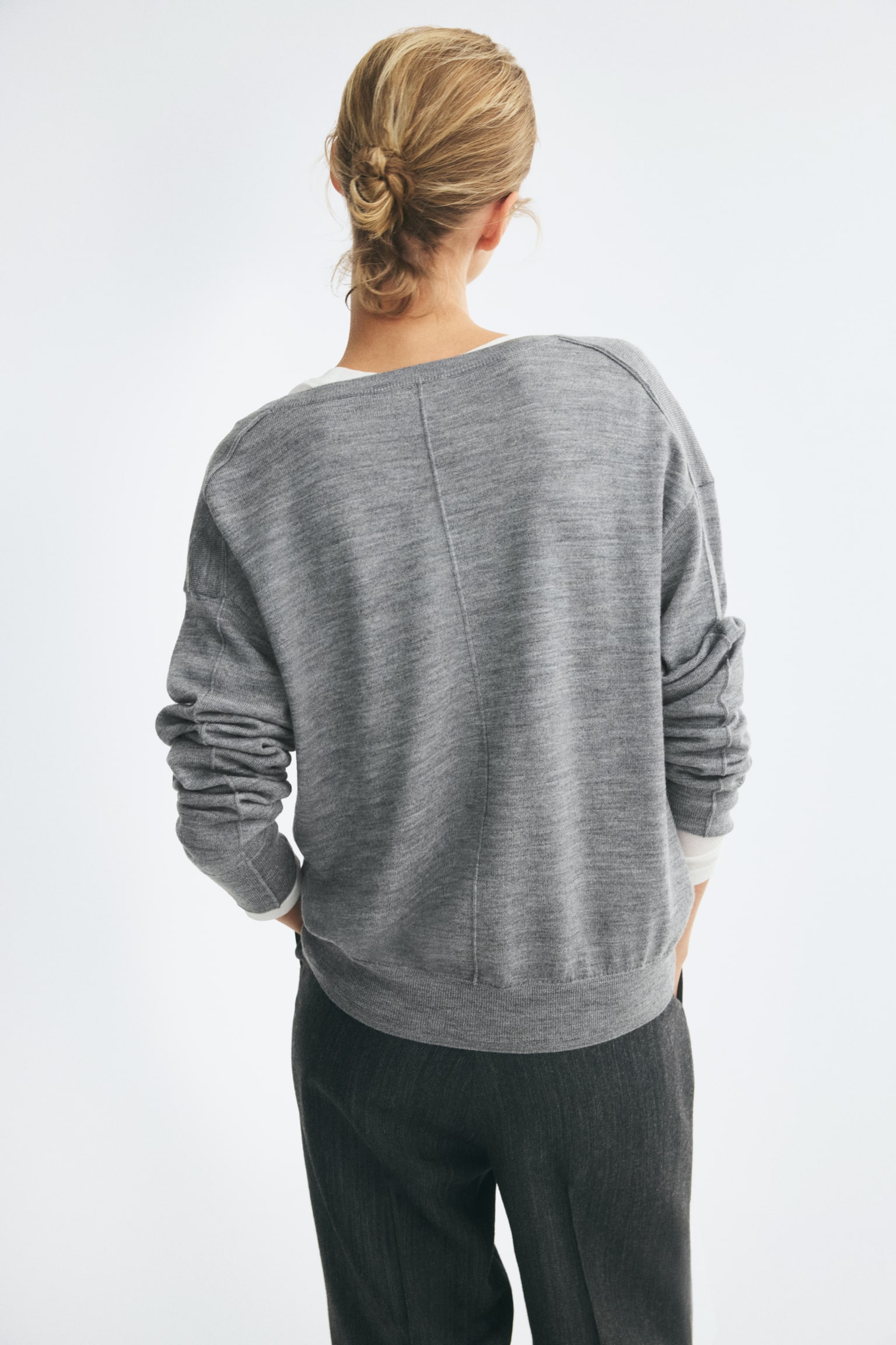 Женский свитер H&M V-Neck Wool, цвет: Серый меланжевый — фото 4