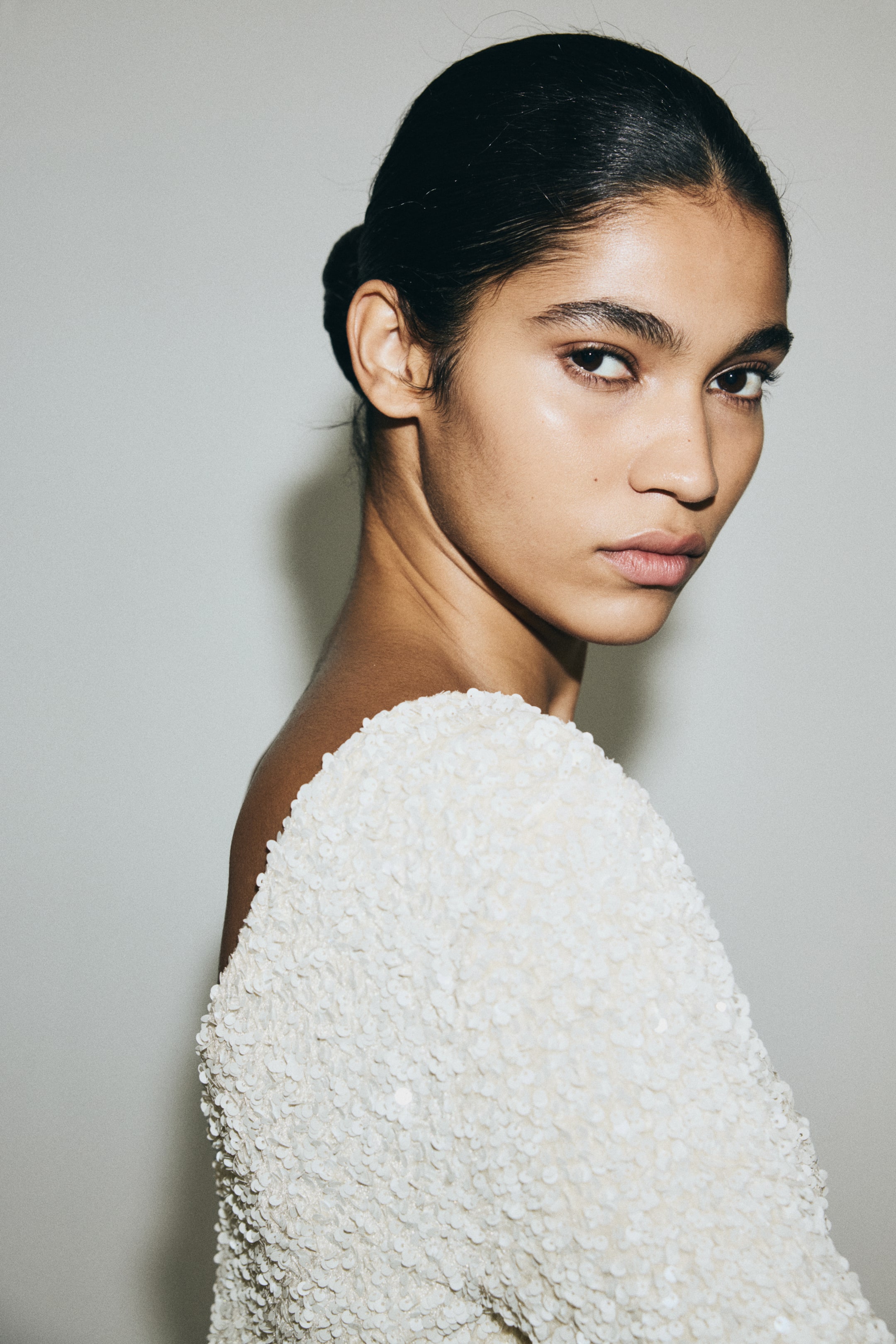 View larger image: Sequined Top - White - Ladies | H&M CA 5