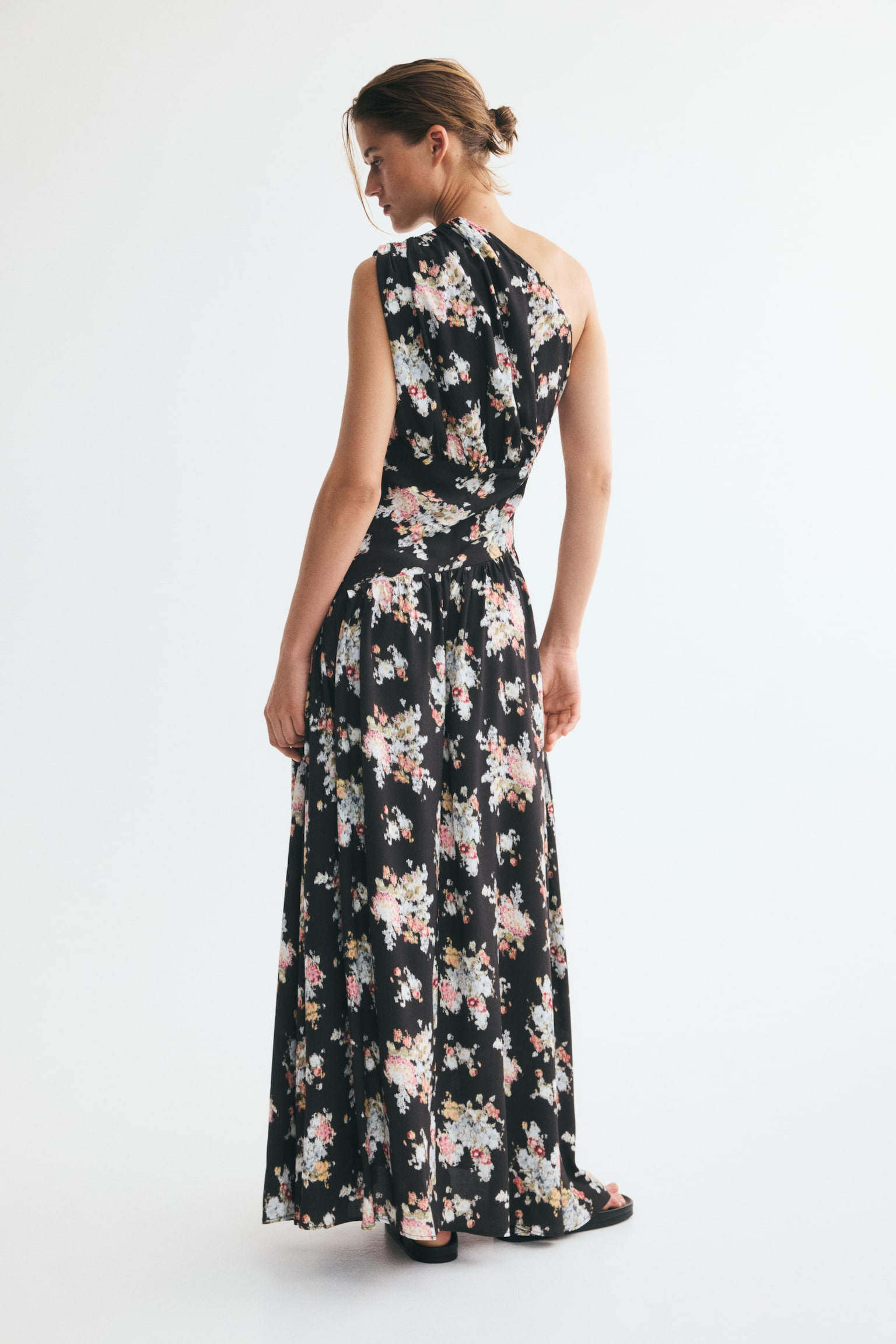 Женское платье H&M Draped One-Shoulder, цвет: Чёрный / С принтом — фото 4