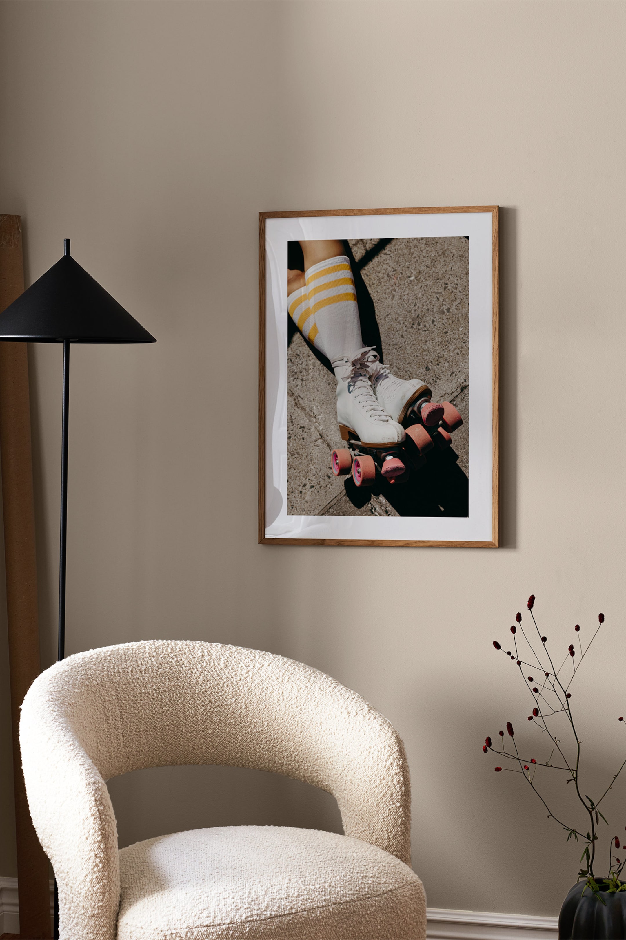Grotere afbeelding bekijken: Vintage Roller Skates Poster - Beige/roze/geel - Postery - HOME | H&M BE 1