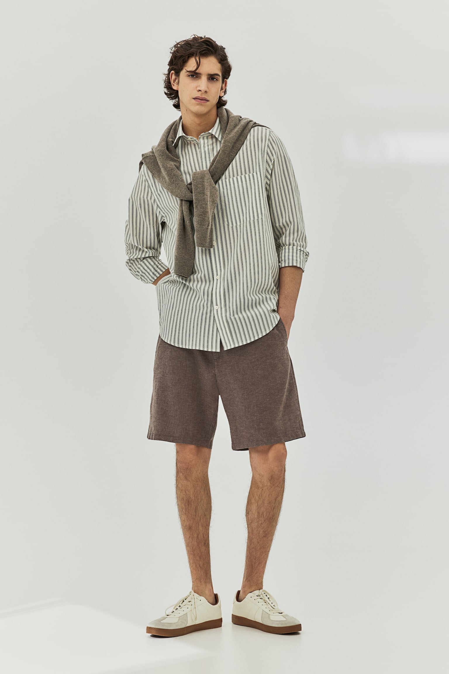 Regular Fit Shorts - Light brown/Beige/Pinstripe/Light beige/Light grey/Sage green/Cream/Pinstripe/Black/White/Navy blue - 1