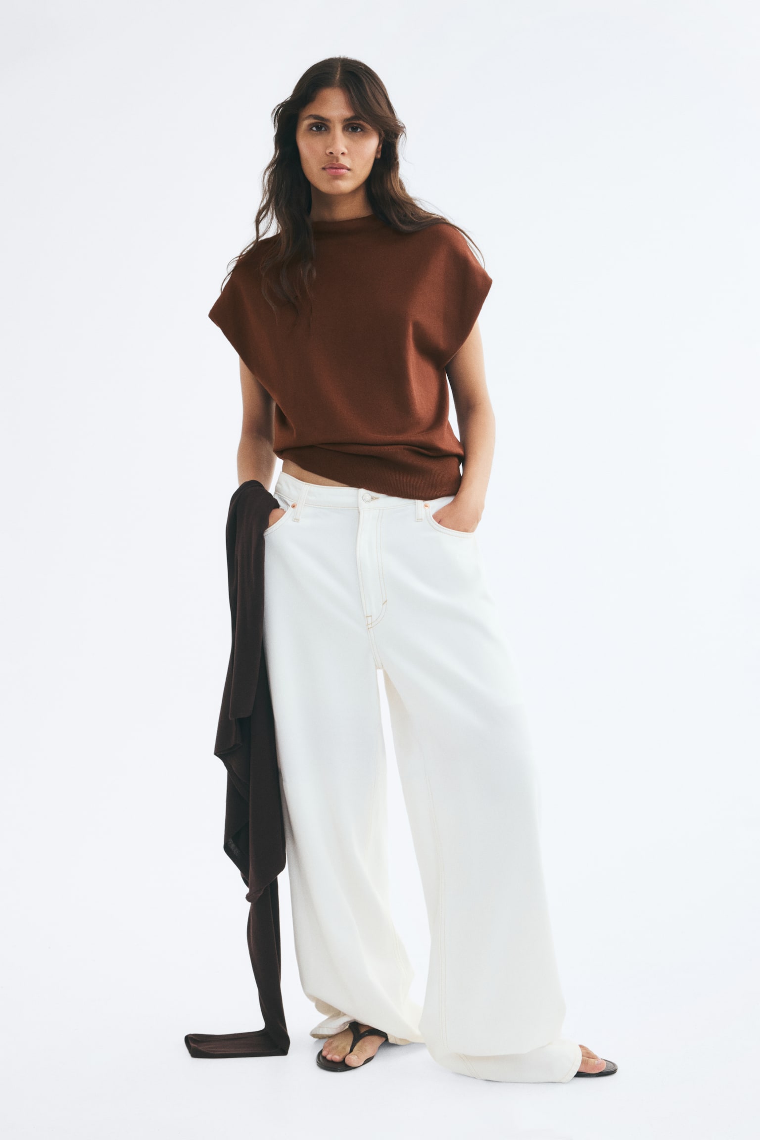 Женский жилет H&M Mock Turtleneck Sweater Vest, цвет: Коричневый — фото 3