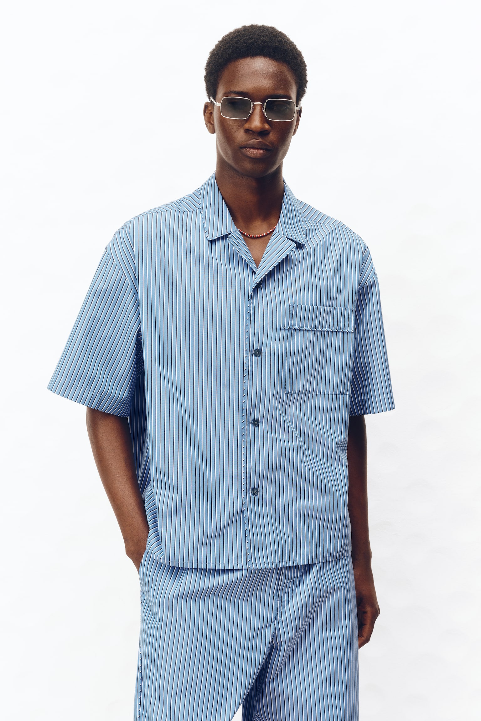 Мужская рубашка H&M Relaxed-Fit Pima Cotton Resort, цвет: Синий / Полосатый — фото 4