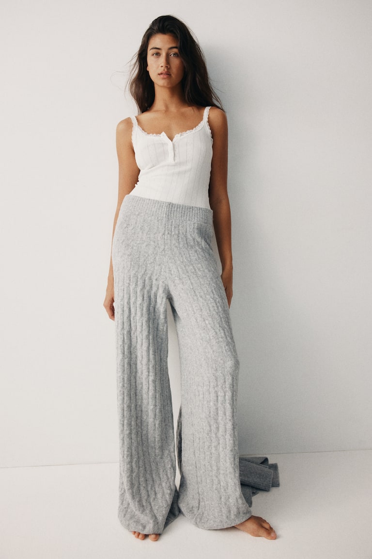 Pantalone u bodu pletenice