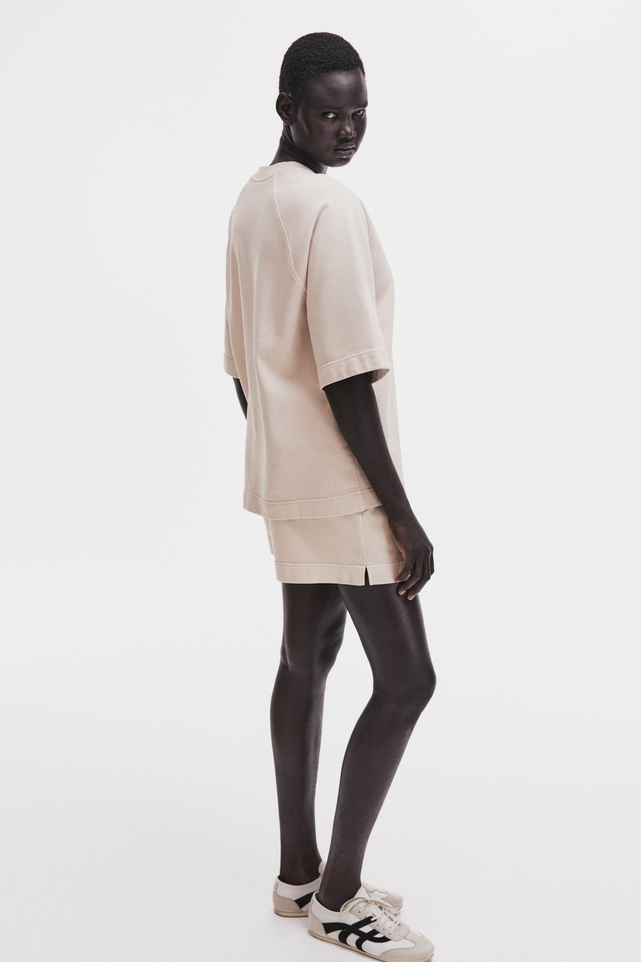 Short-Sleeved Sweatshirt - image 5