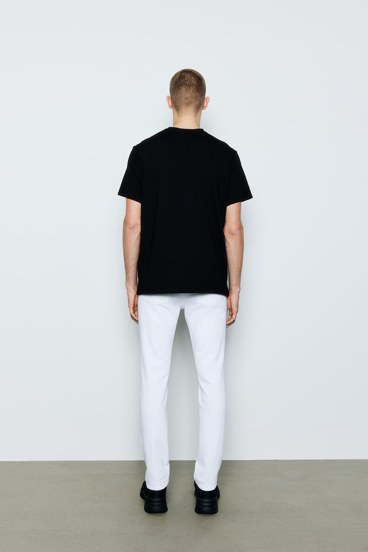 Regular Fit Ribbed T-shirt - Black/White - 4