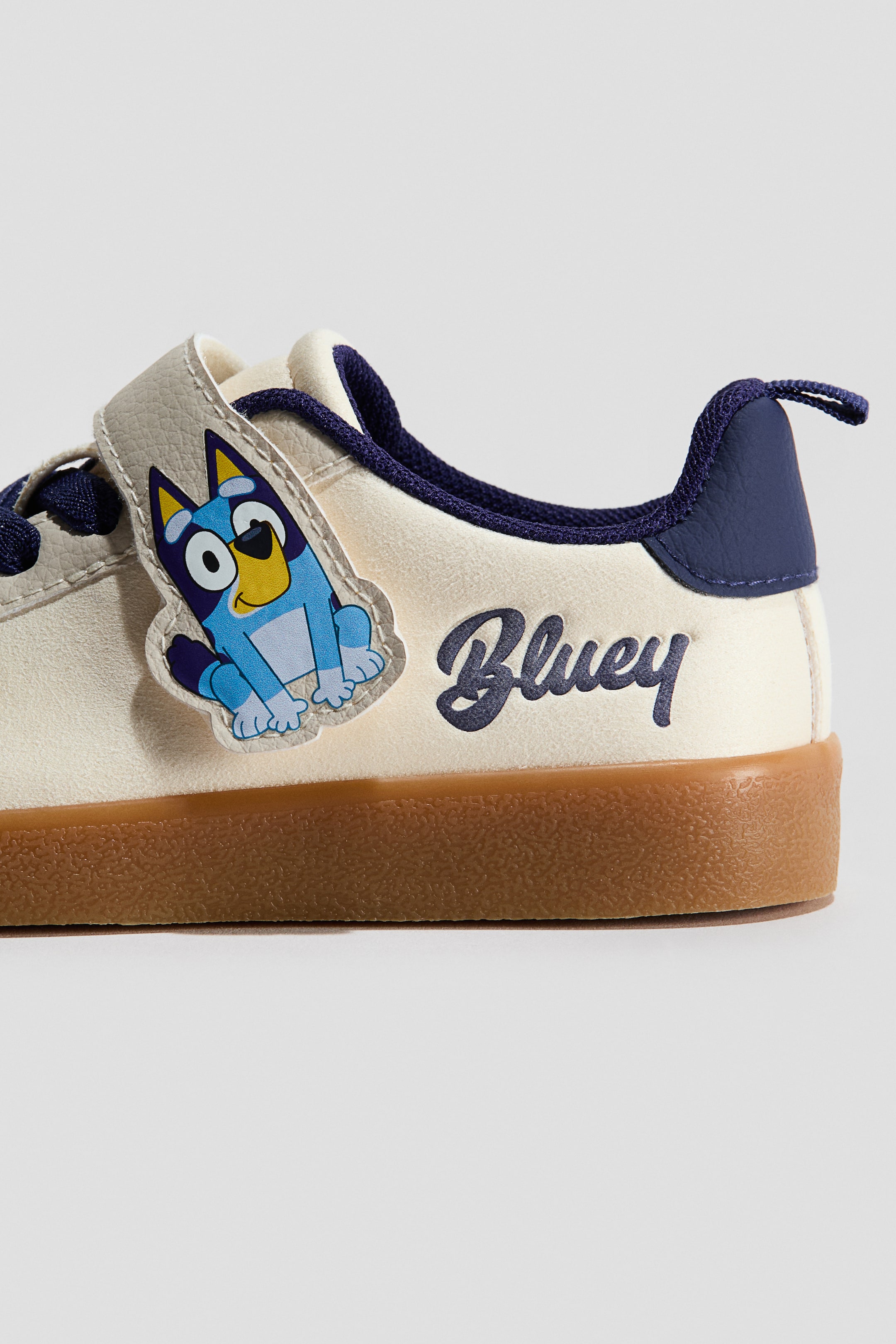 Ampliar la imagen: Tenis con aplicaciones - Beige/Bluey - Kids | H&M MX 3