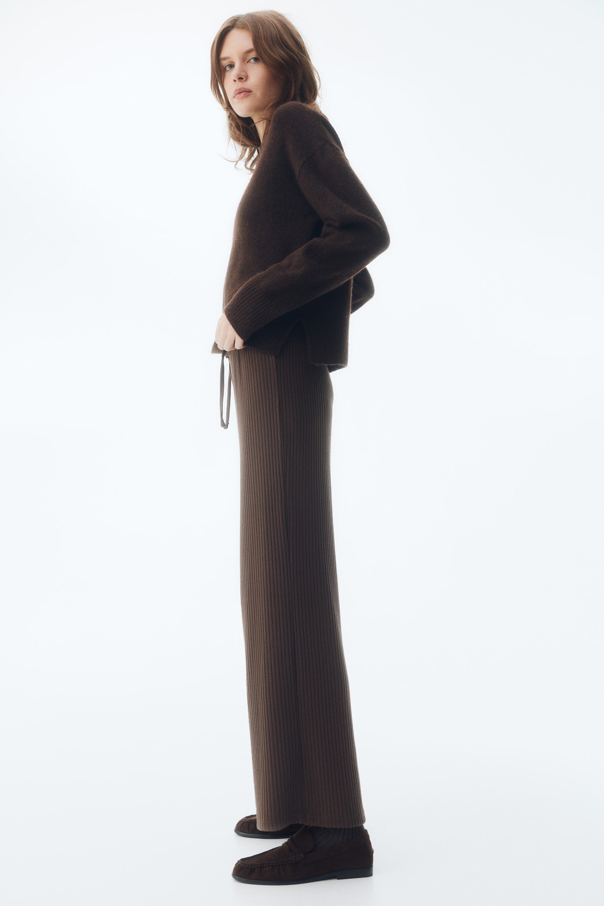 Wide rib-knit trousers