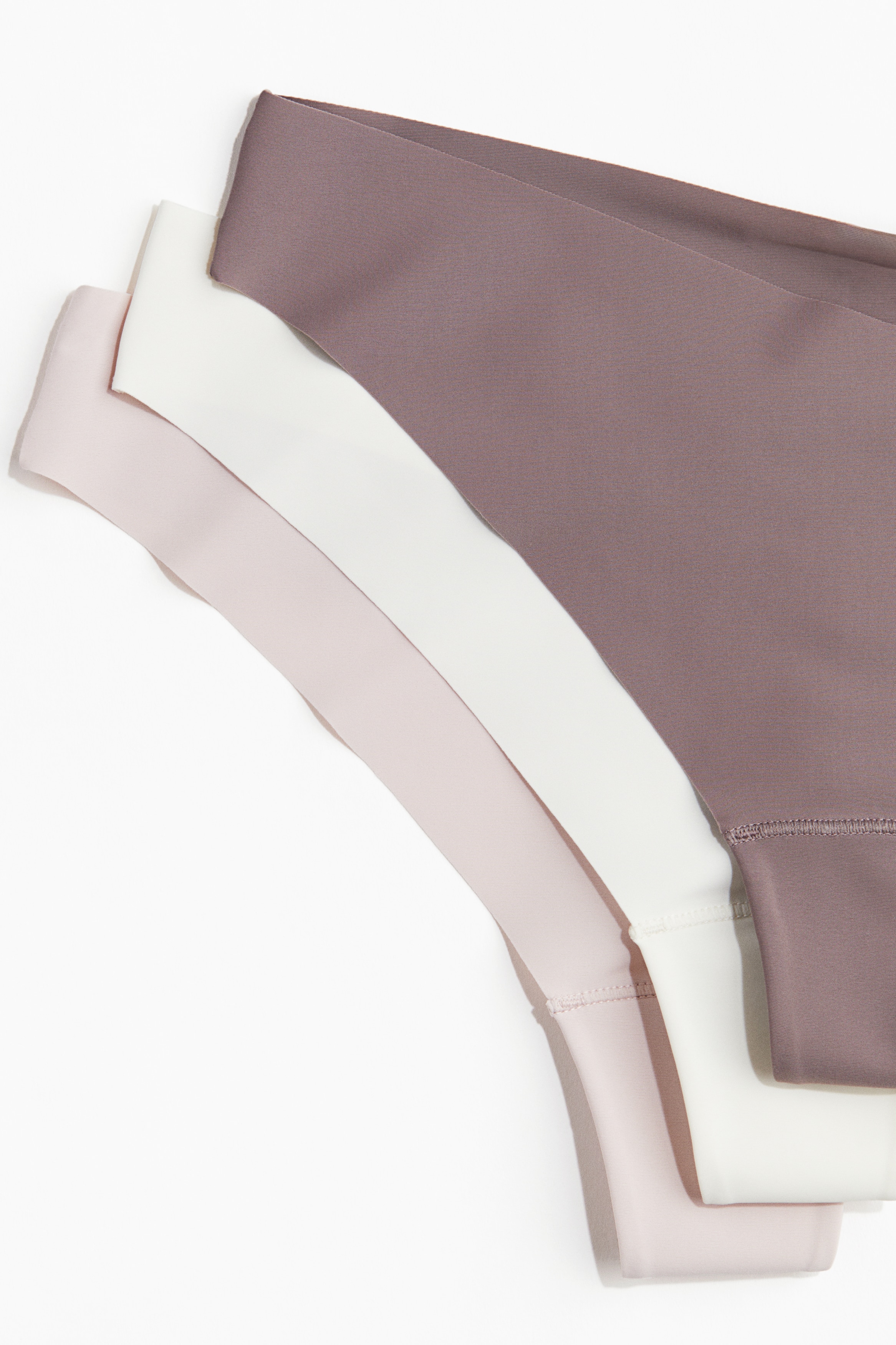 3-pack invisible thong briefs