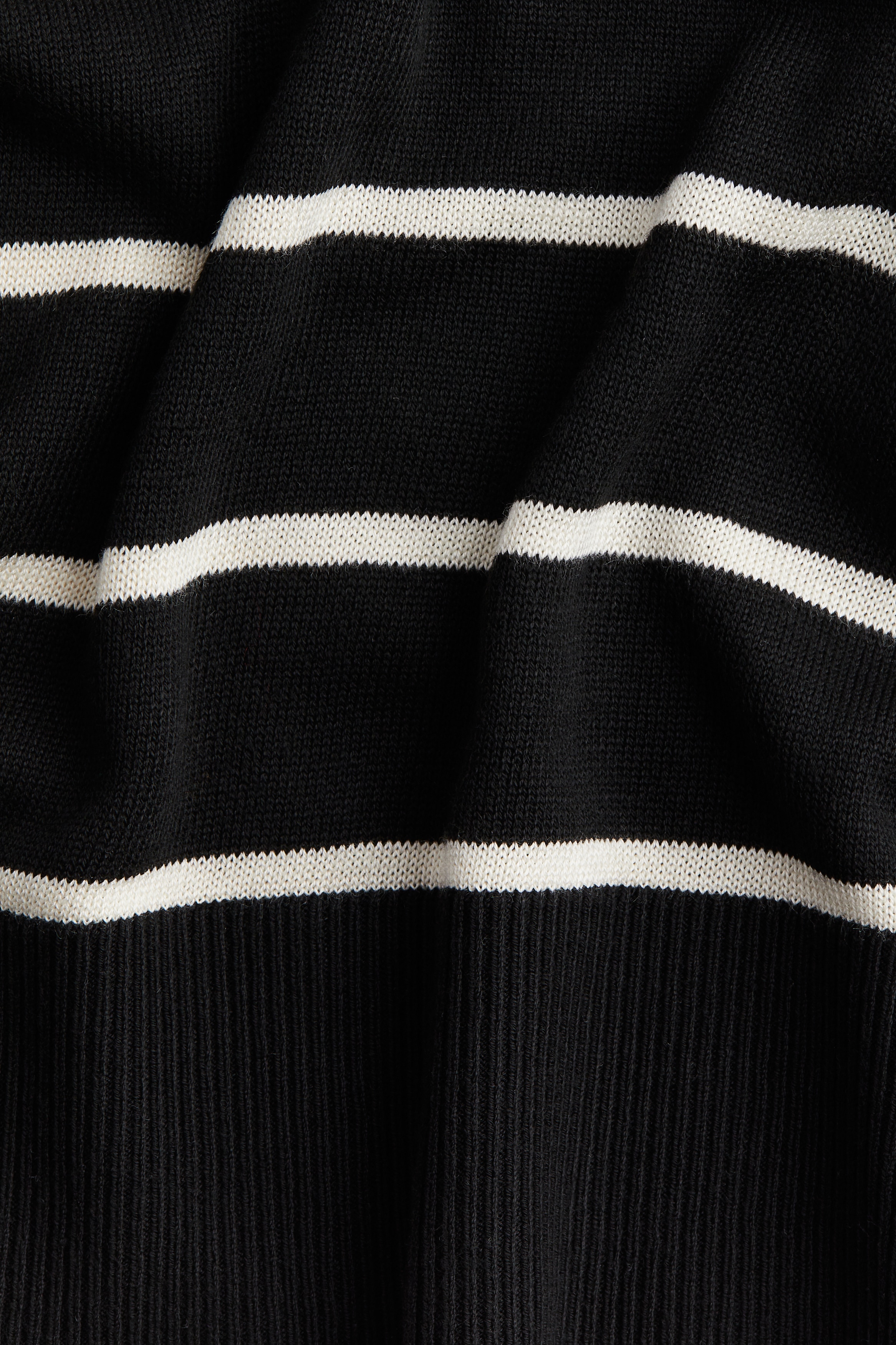 Fine-knit turtleneck jumper