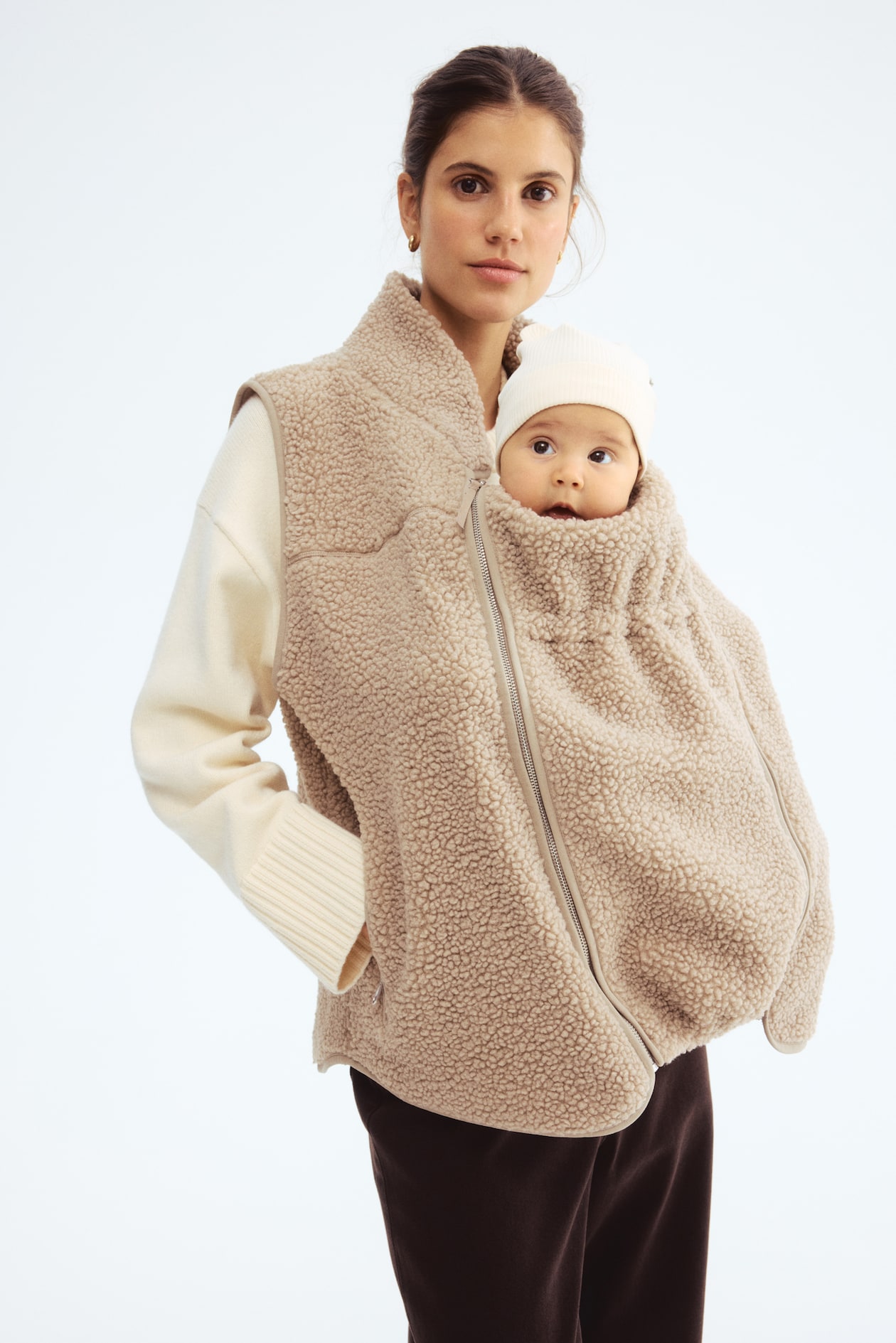 MAMA Before & After Babywearing teddy gilet - Beige - Ladies | H&M GB