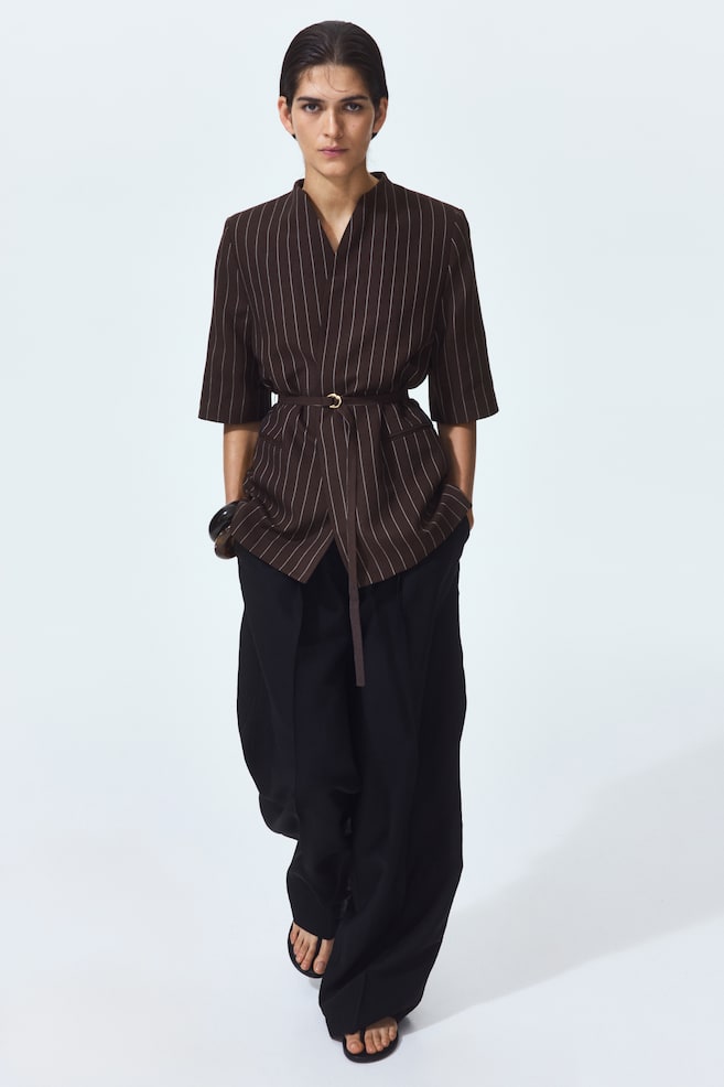 Short-sleeved linen-blend blazer-Dark brown/Pinstriped - 3