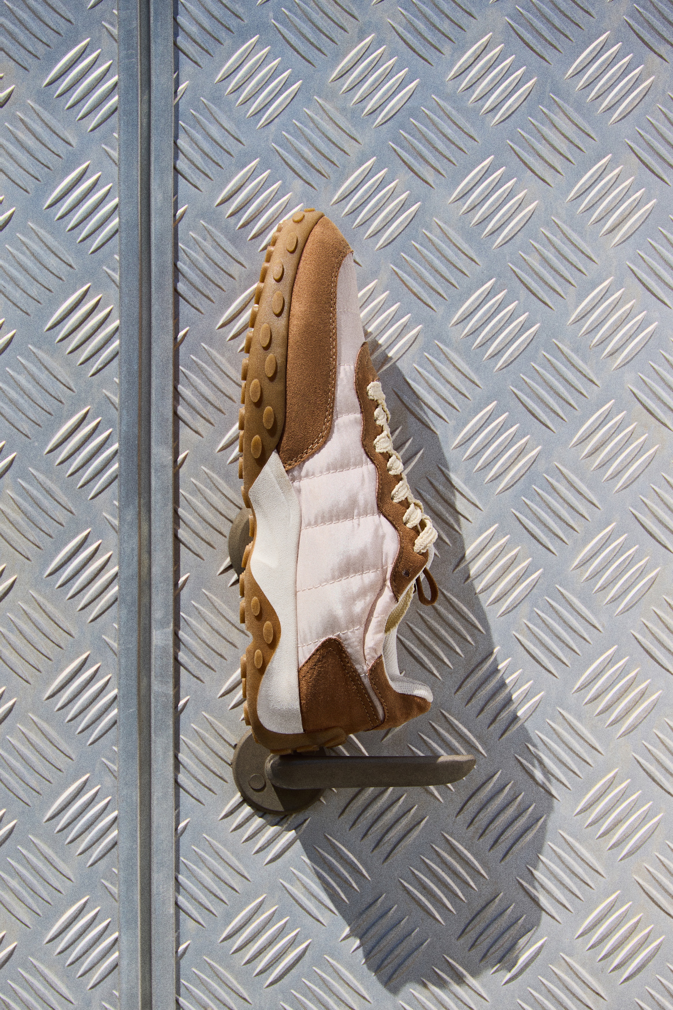 Zapatillas deportivas con suela gruesa - Beige/Rosa claro/Beige claro