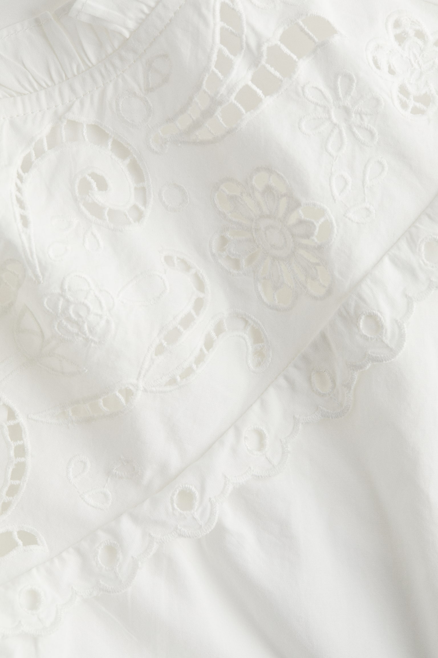 Áo kiểu thêu ren lỗ - Màu trắng - 6