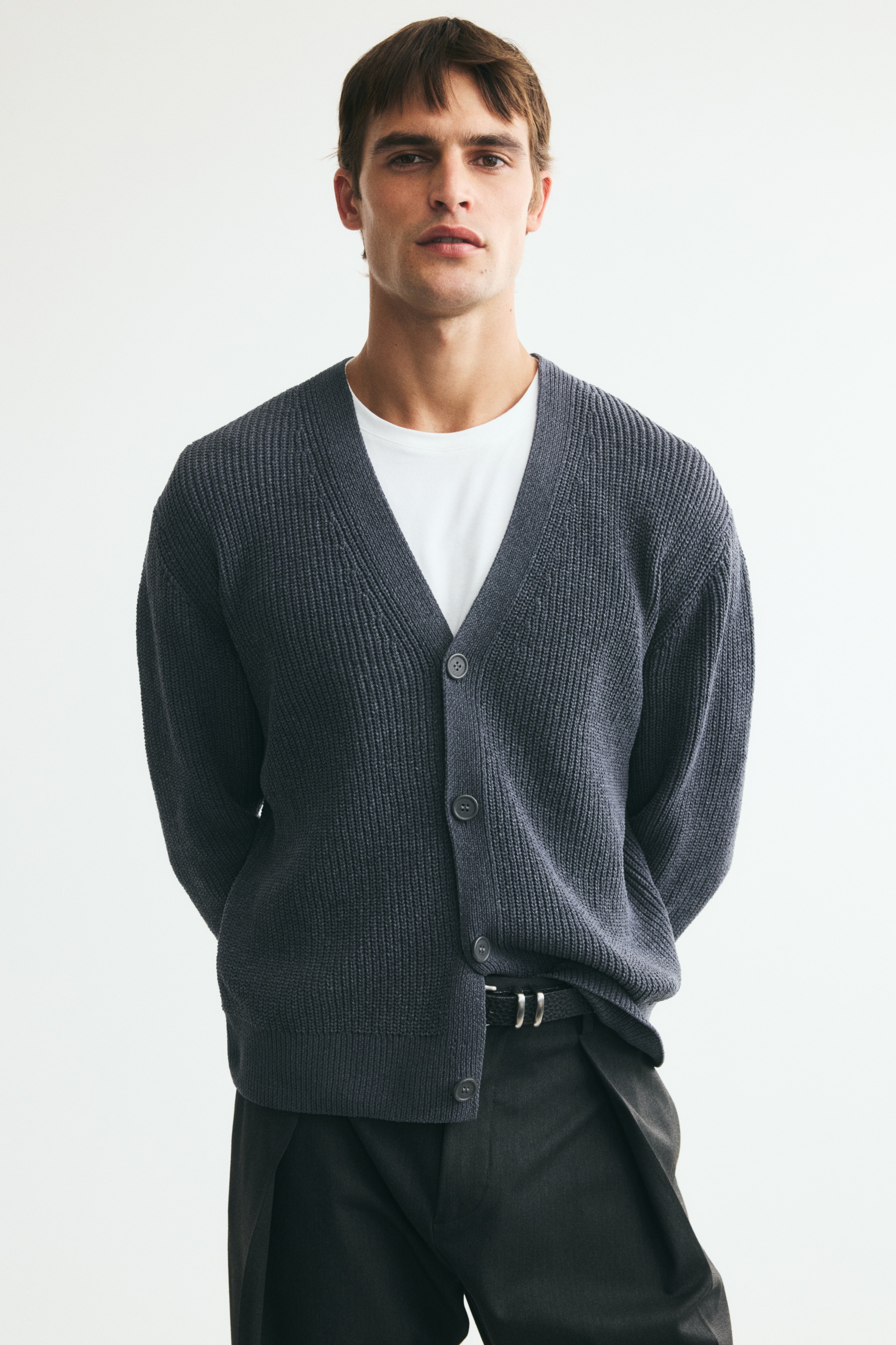 Relaxed Fit Patent-knit chenille cardiganModel