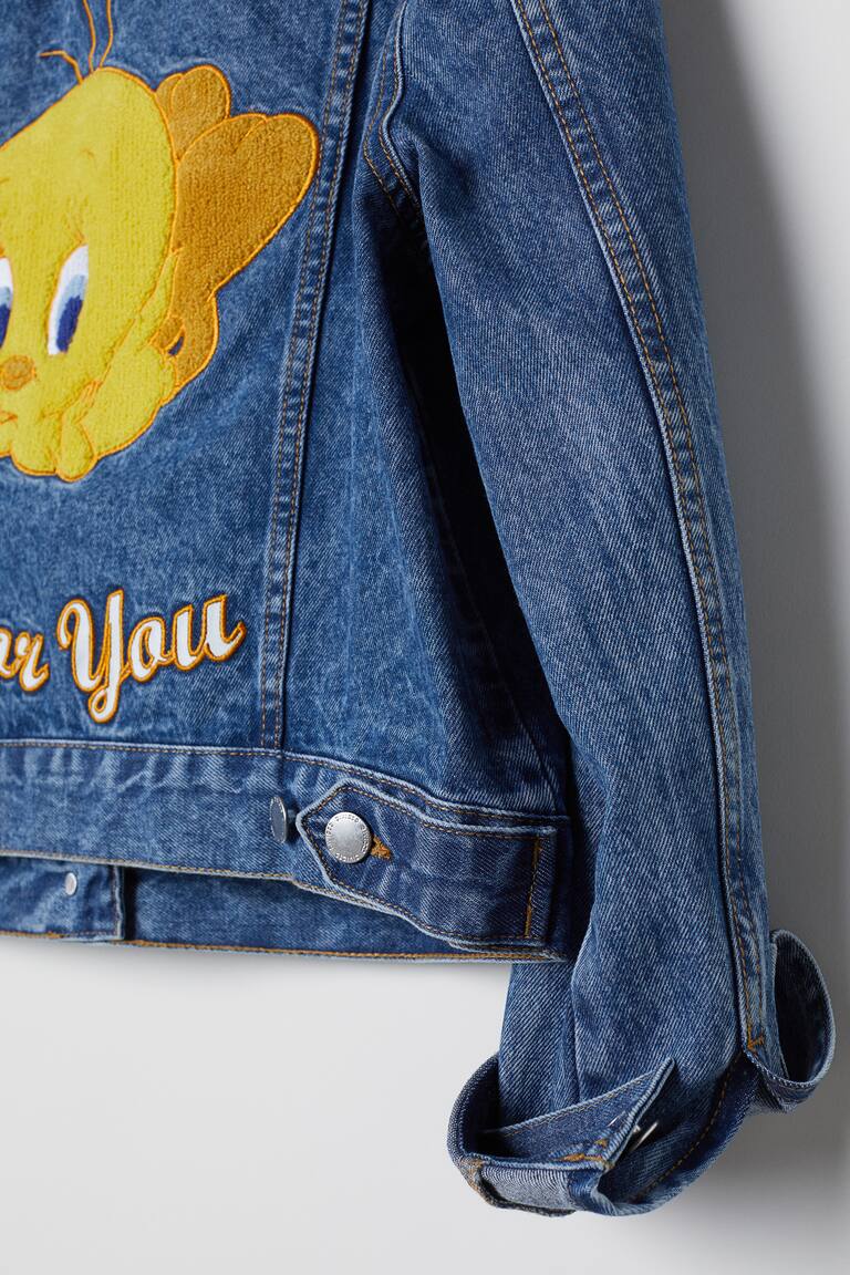 アップリケデニムジャケット - デニムブルー／ルーニー・テューンズ  
