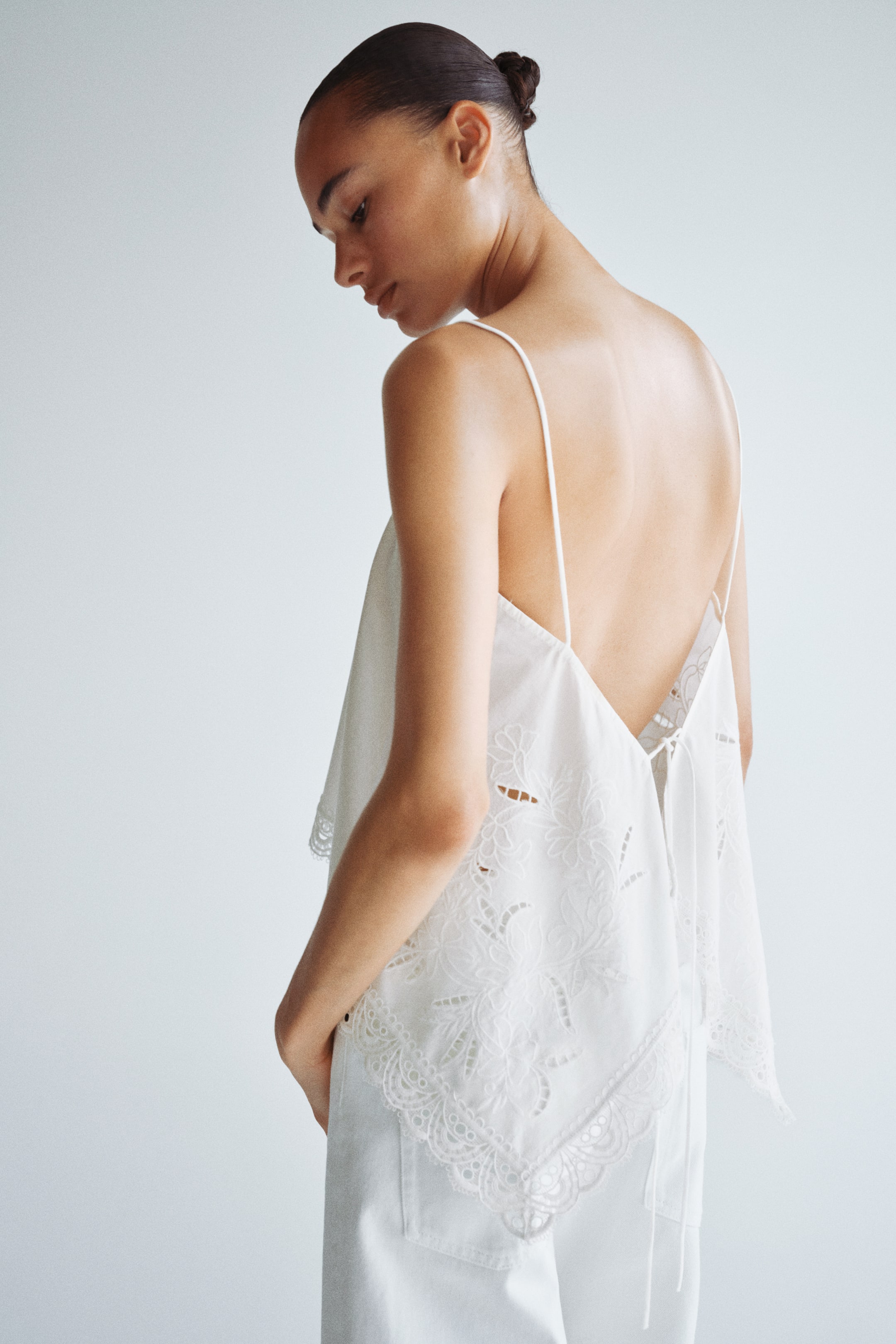 Женские топы H&M Lace-Trimmed Wrap Top — фото 7