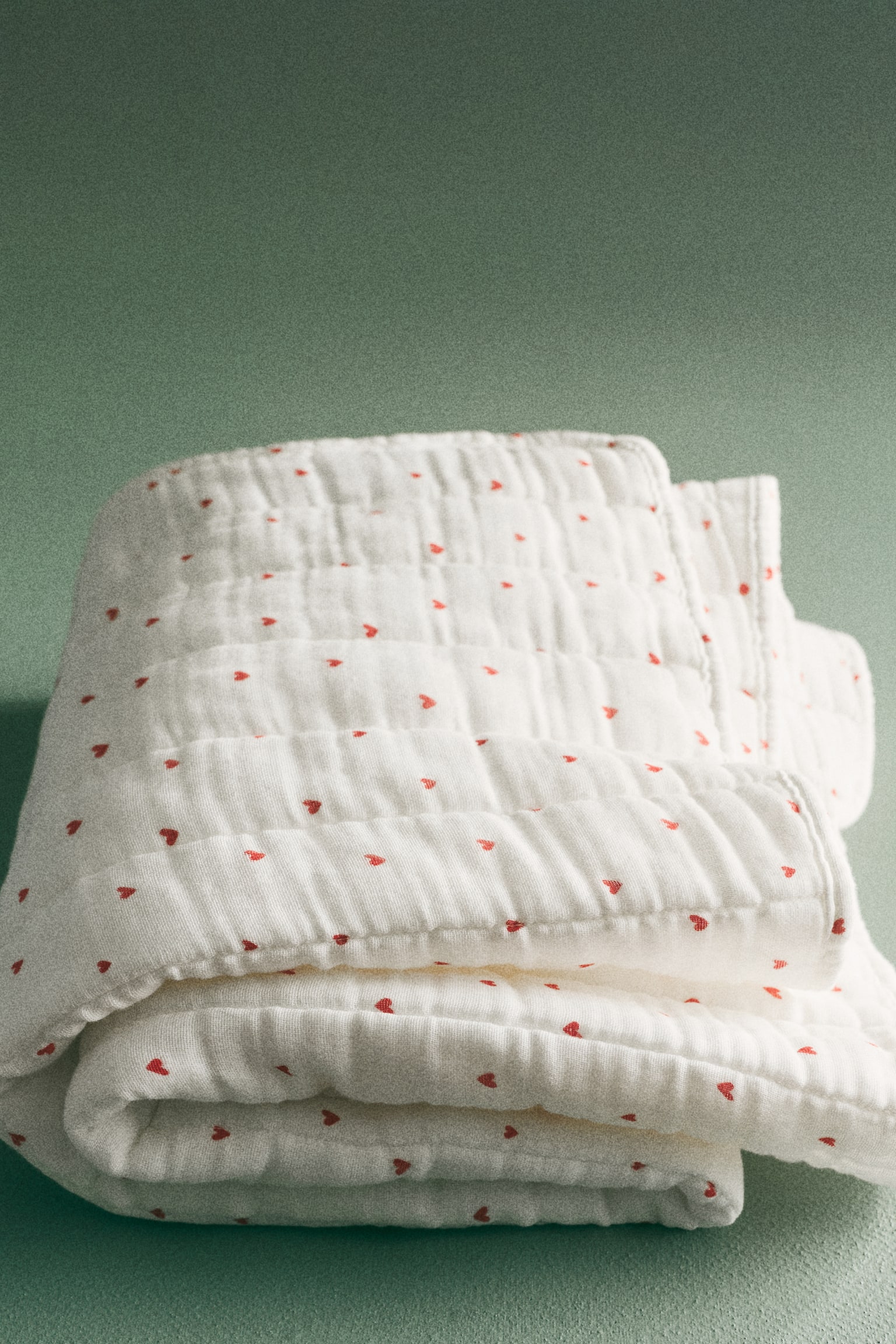 Quilted muslin baby blanket - White/Hearts - 2