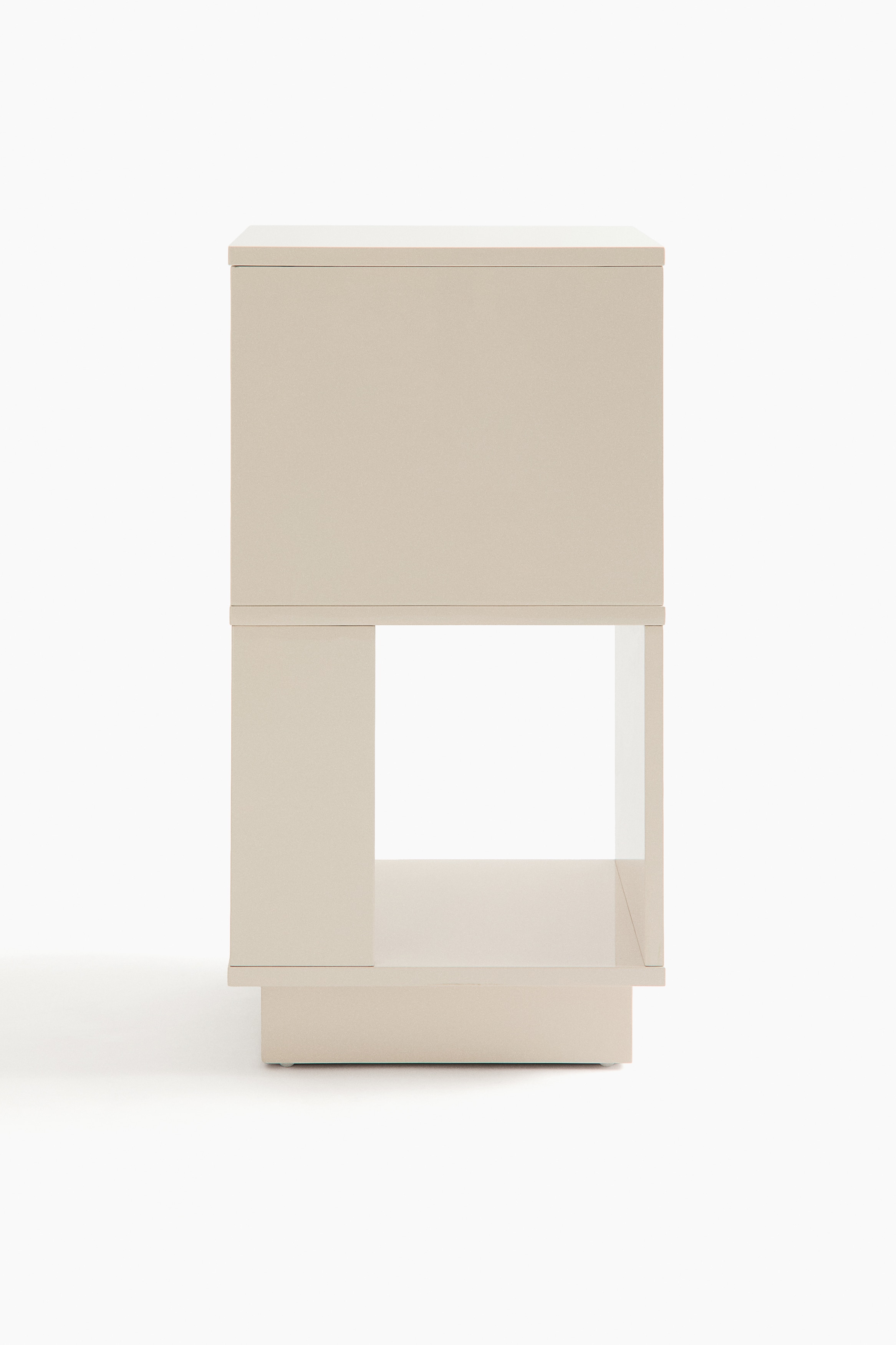Wooden floor shelf