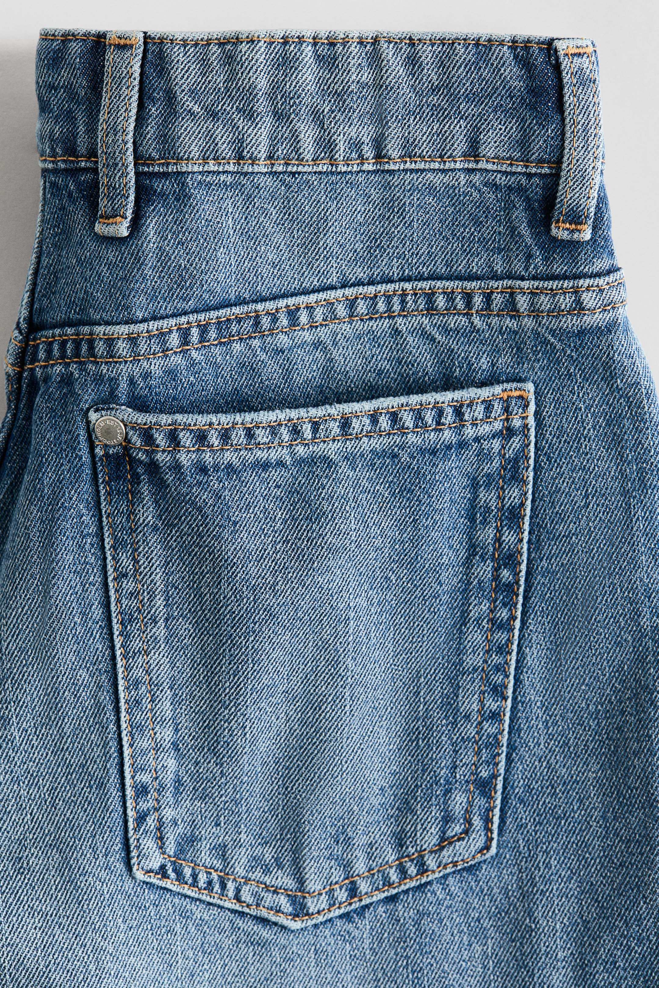 Loose-Fit Jeans