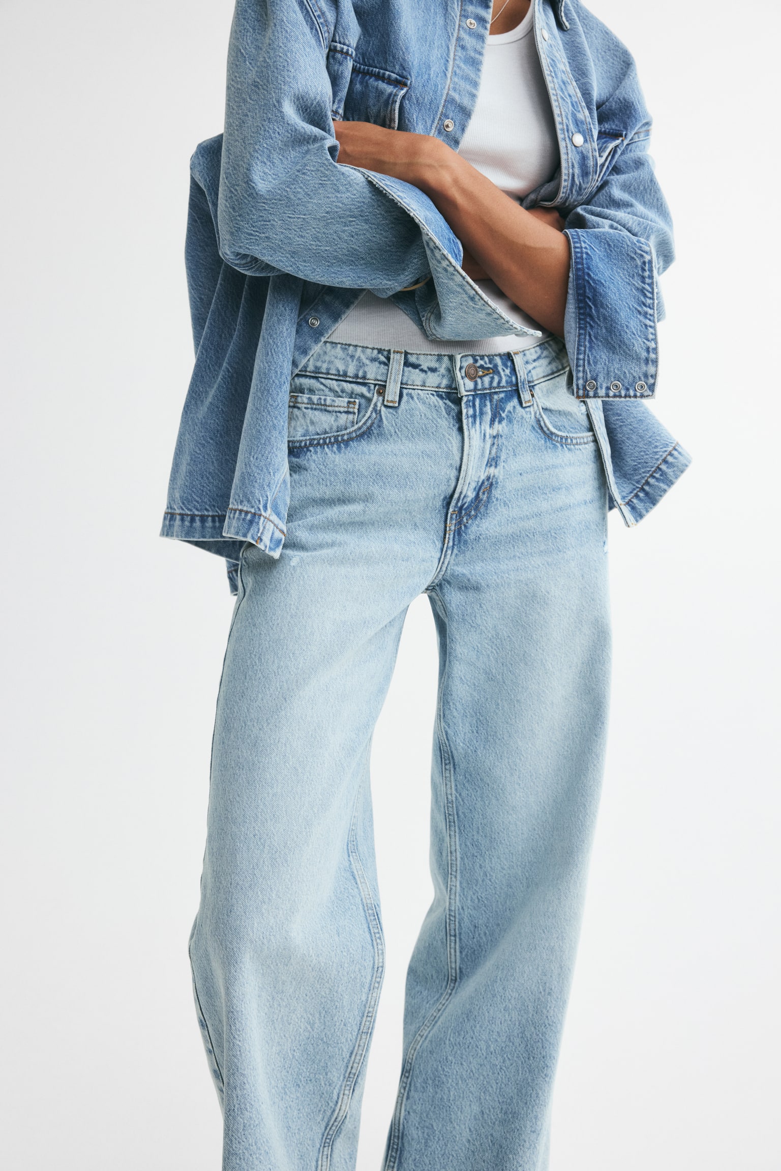 Женские джинсы H&M Wide-Leg Regular Waist, цвет: Светлый джинсовый синий — фото 3